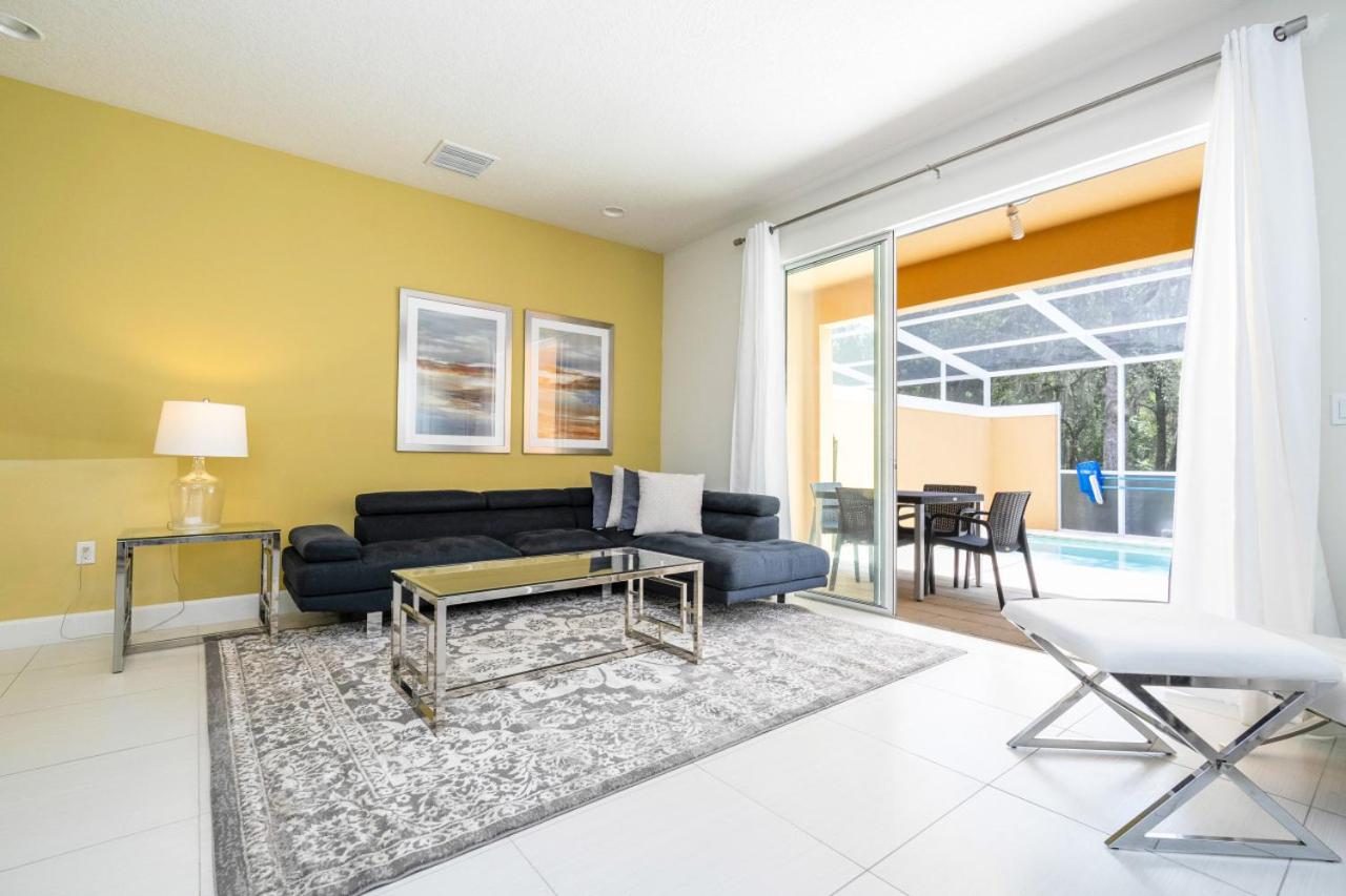 3BR Townhouse Near Disney BBQ Grill and Pool