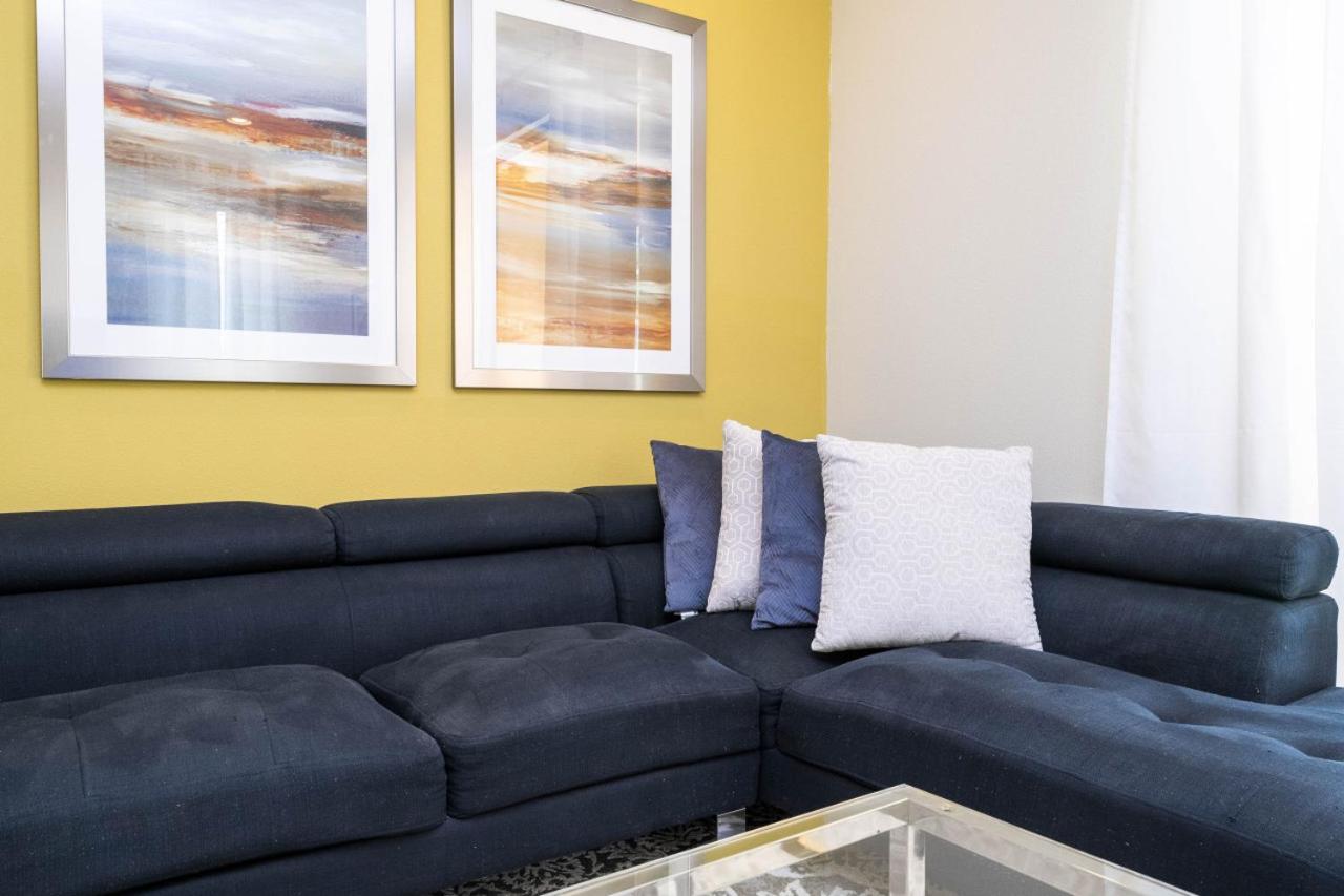3BR Townhouse Near Disney BBQ Grill and Pool