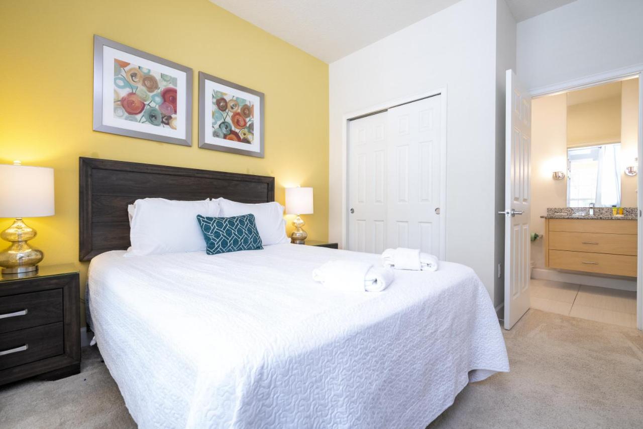 3BR Townhouse Near Disney BBQ Grill and Pool