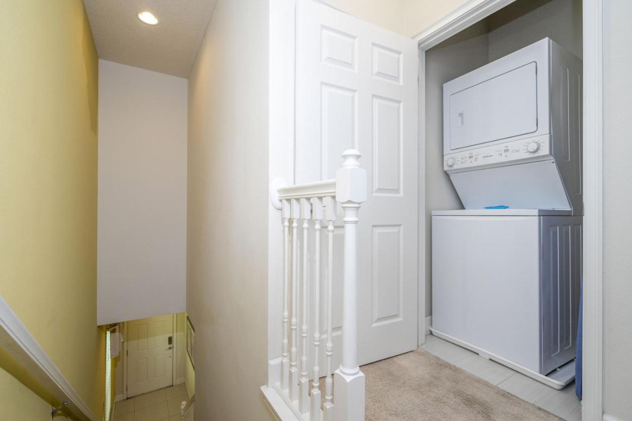 3BR Townhouse Near Disney BBQ Grill and Pool