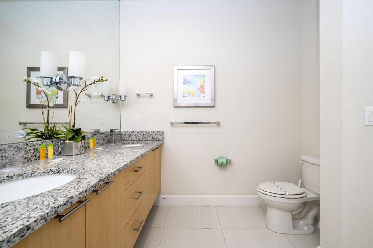 3BR Townhouse Near Disney BBQ Grill and Pool