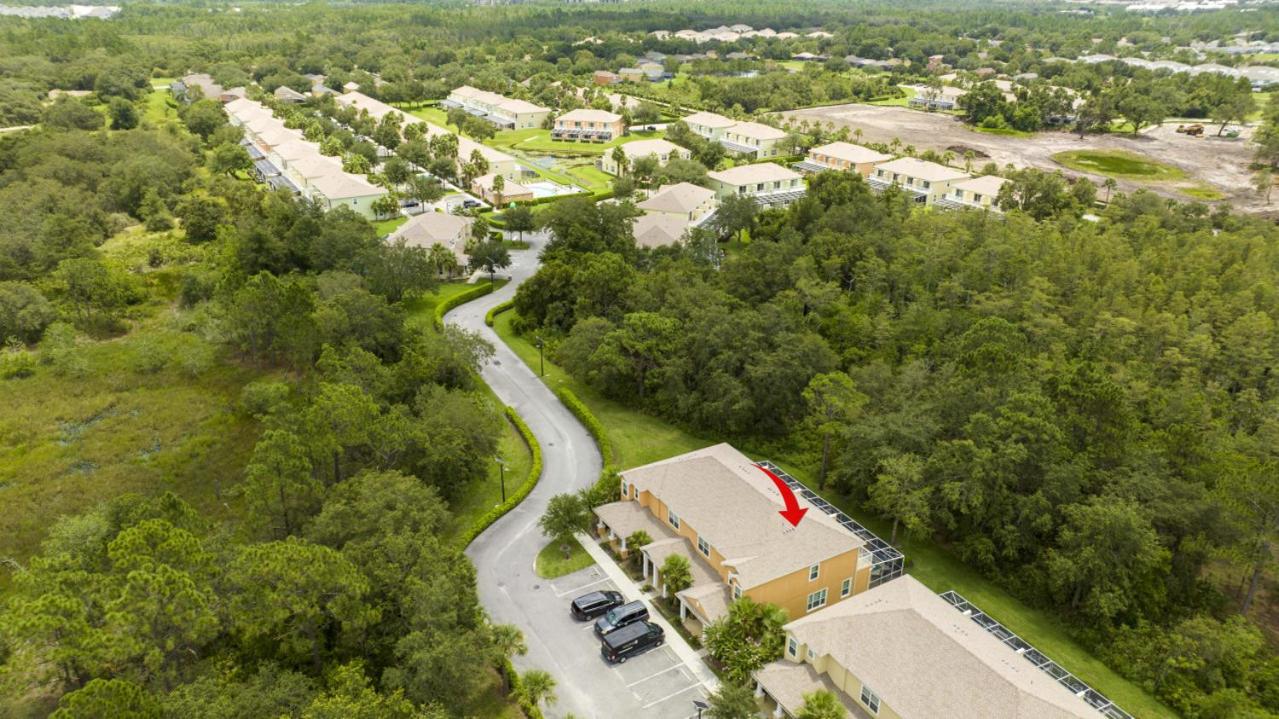 3BR Townhouse Near Disney BBQ Grill and Pool