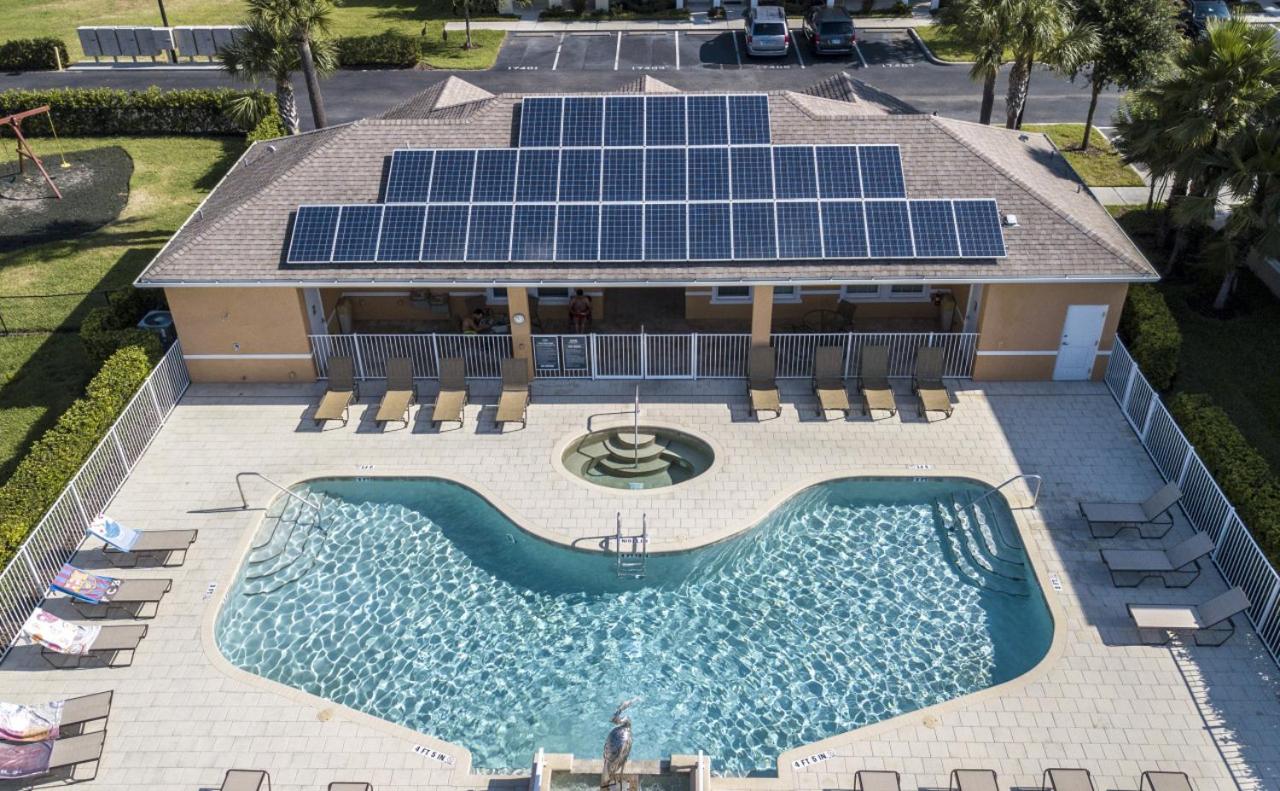 3BR Townhouse Near Disney BBQ Grill and Pool