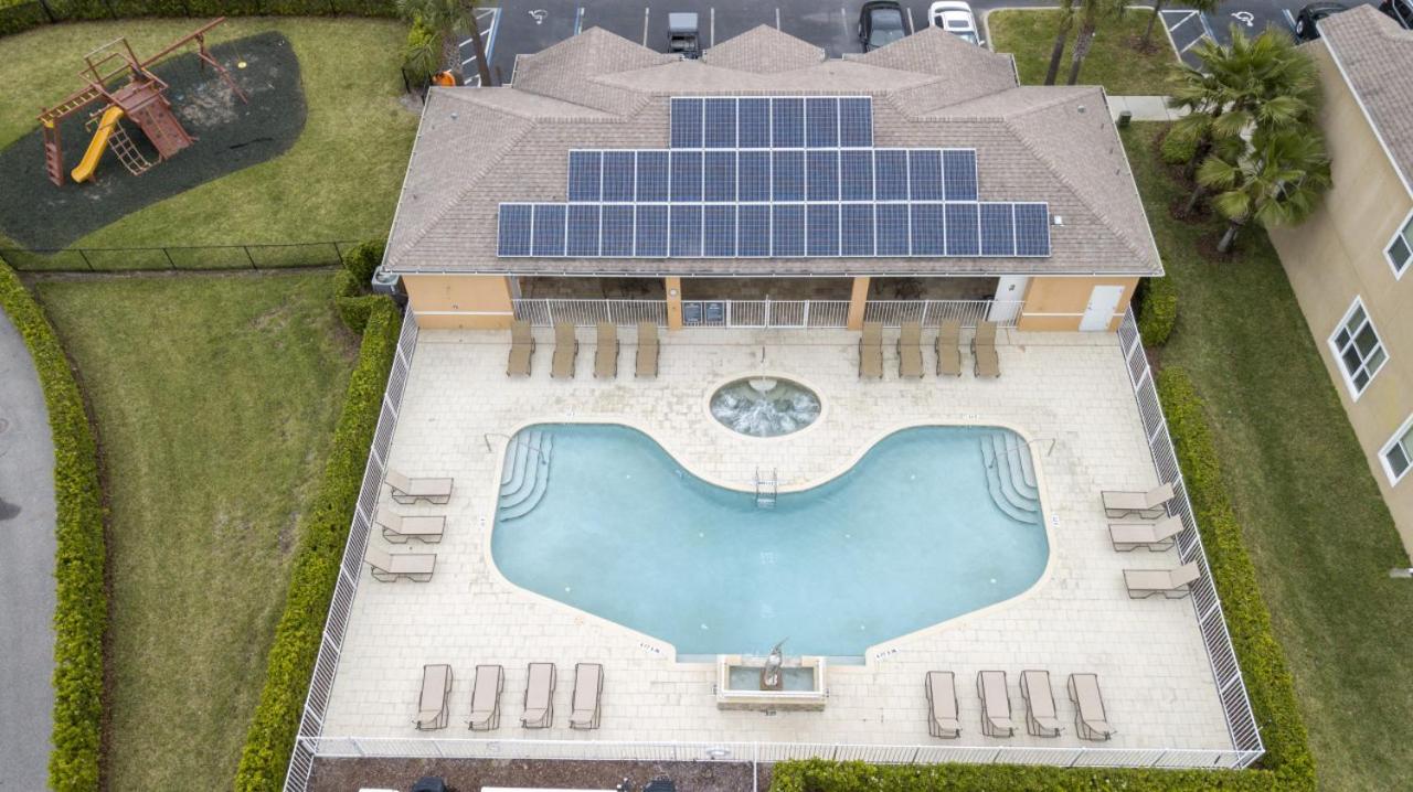 3BR Townhouse Near Disney BBQ Grill and Pool