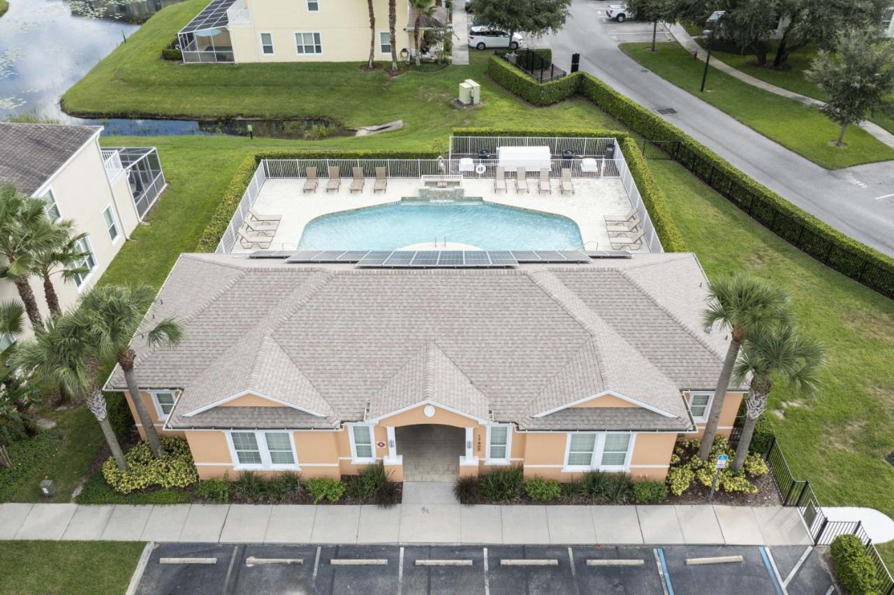 3BR Townhouse Near Disney BBQ Grill and Pool