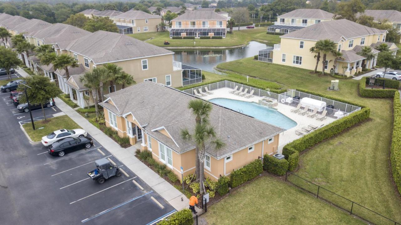 3BR Townhouse Near Disney BBQ Grill and Pool
