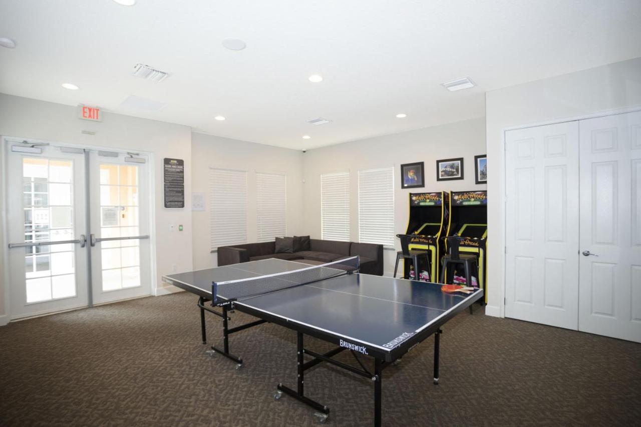 3BR Townhouse Near Disney BBQ Grill and Pool