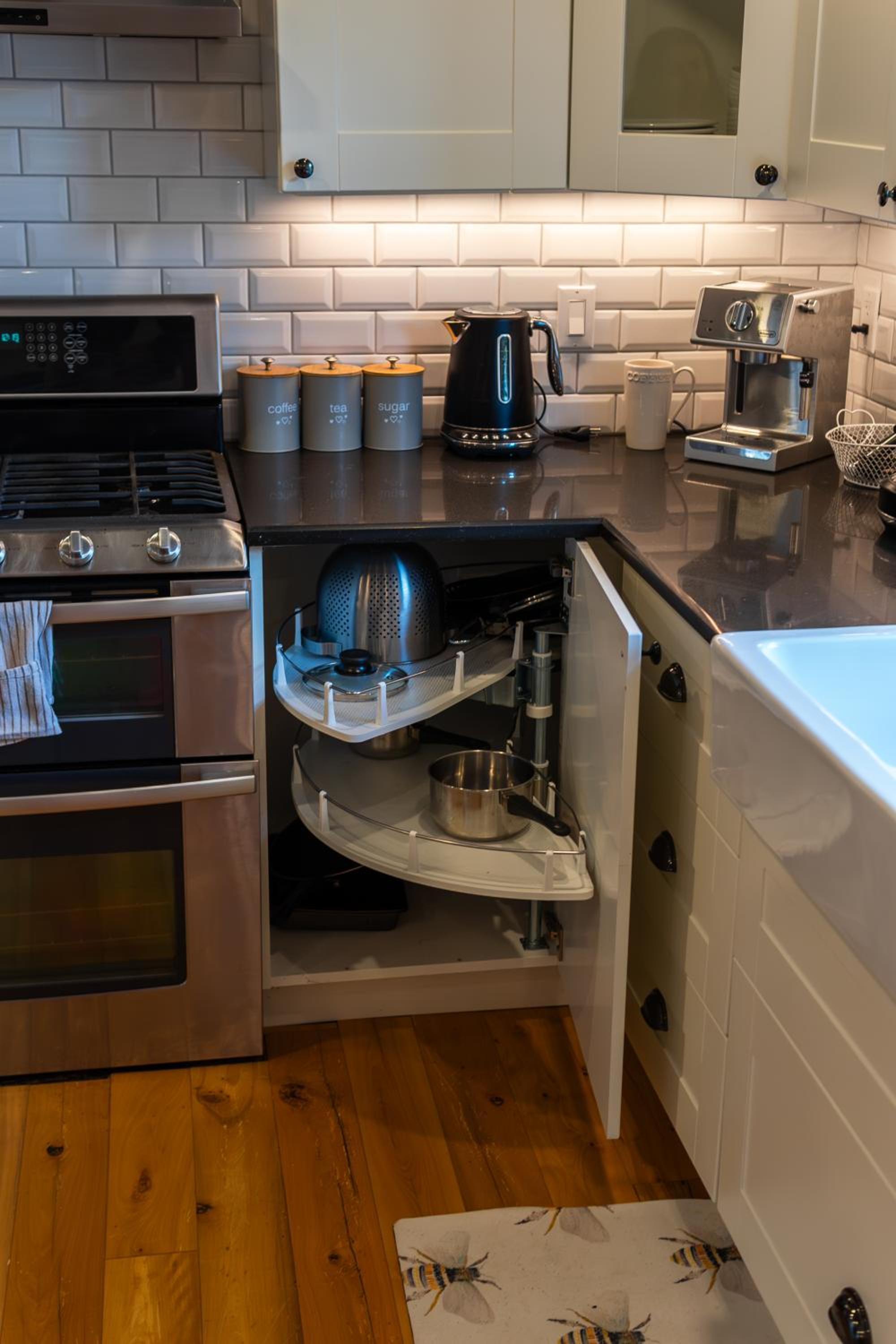 Elegant Elora Home with Stylish Décor