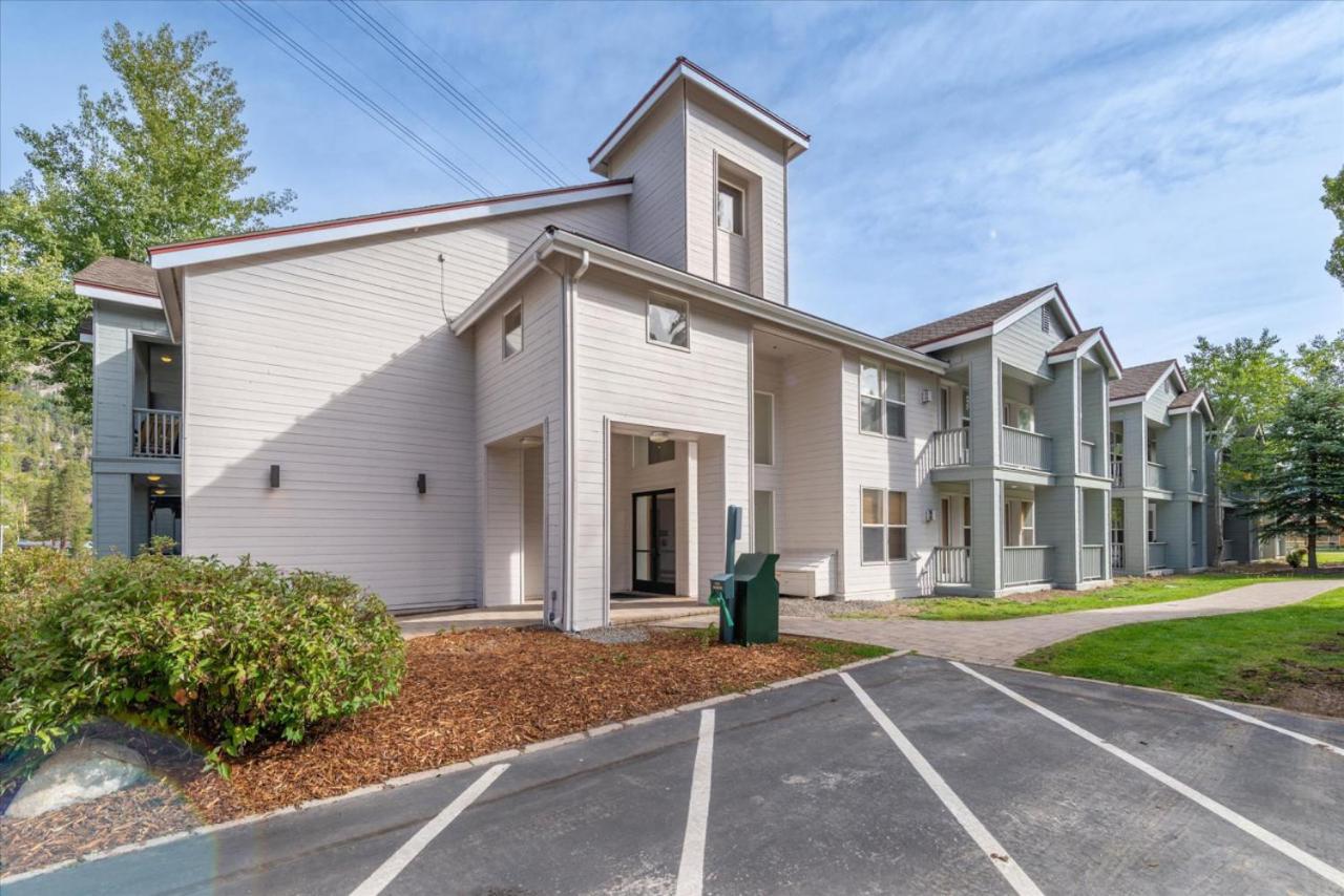 Hotel VIP Ski In Ski Out Palisades Condo Steps to Lifts like KT22 Restaurants Gear Rental etc - Image 1