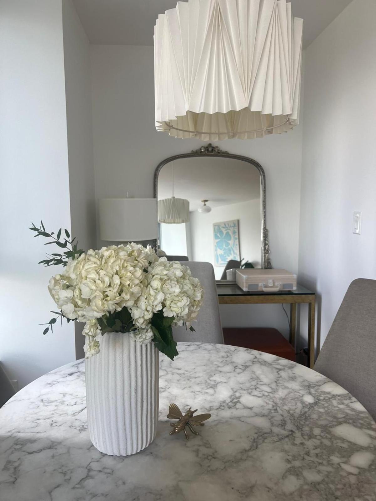 Hotel Lovely One-bedroom Apartment With Swiming Pool, Hot-tube And Gym In Central Location