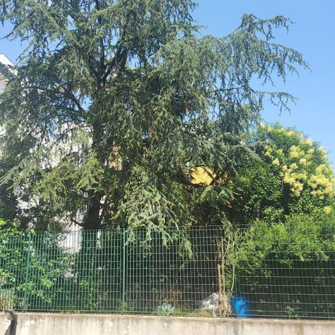 App 22 - Appartamento ad Angolo con Balcone