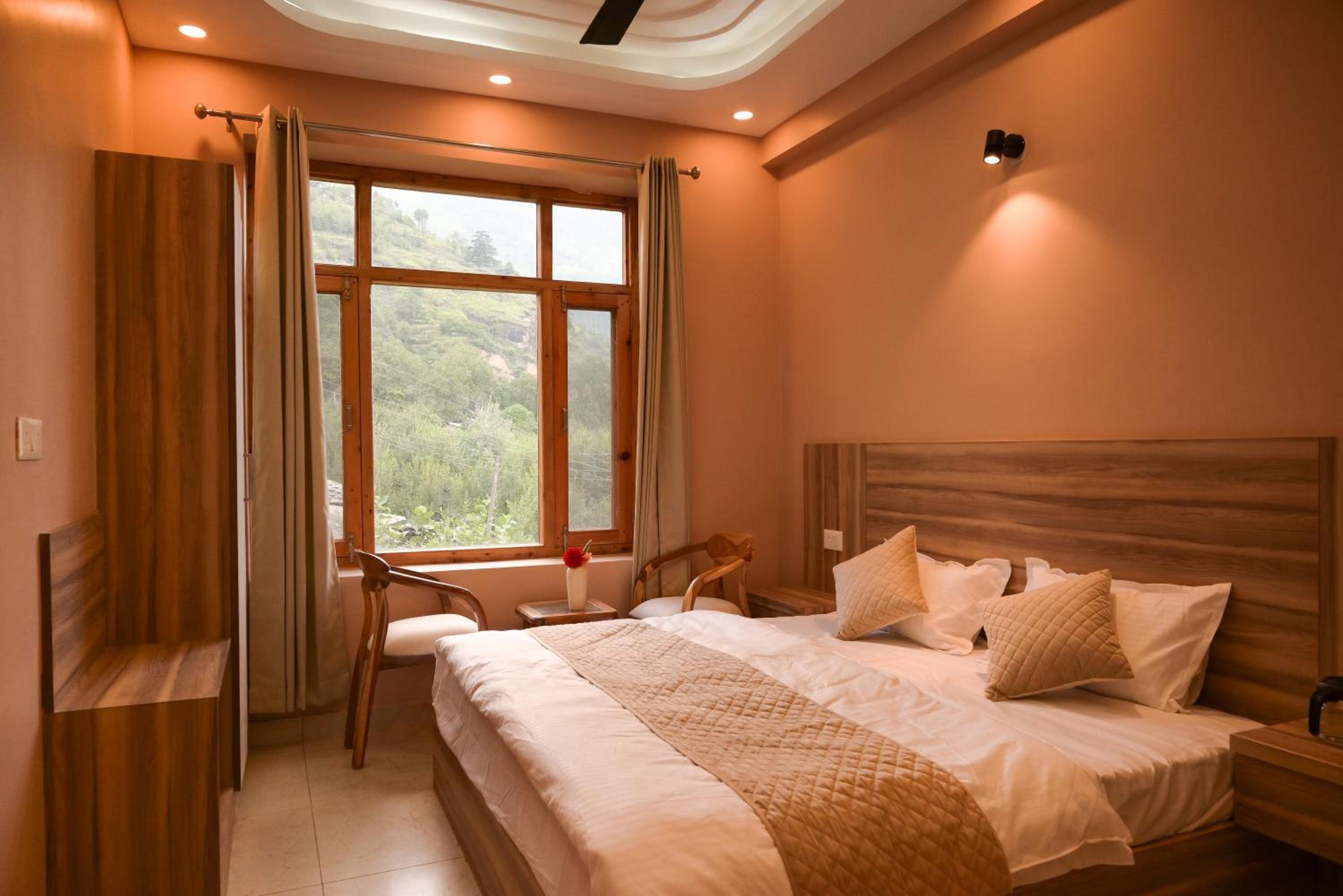 Zankhrpas A Himalayan Home - Manali view 5