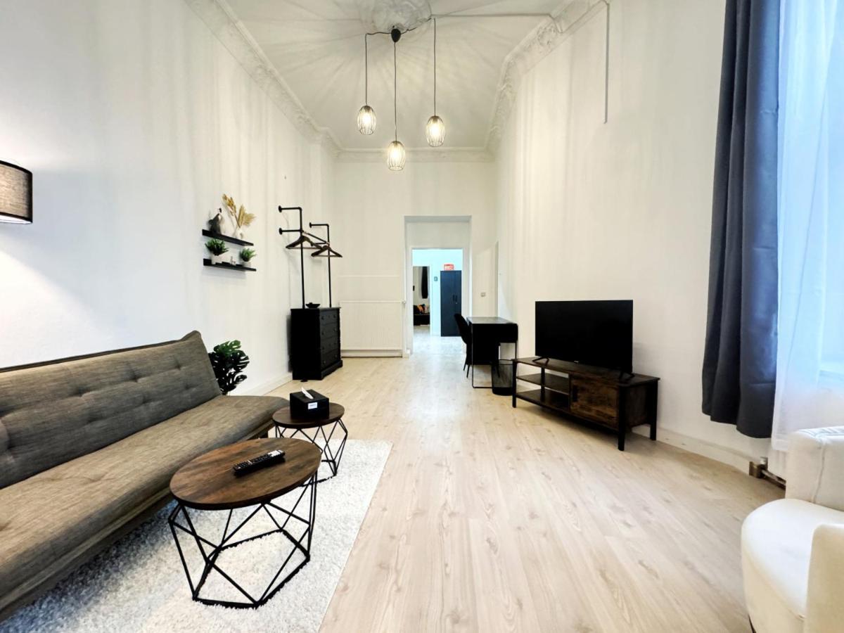 HolidayHome Apartments I Spacious 130qm Apartment Near Berlins Top Sights