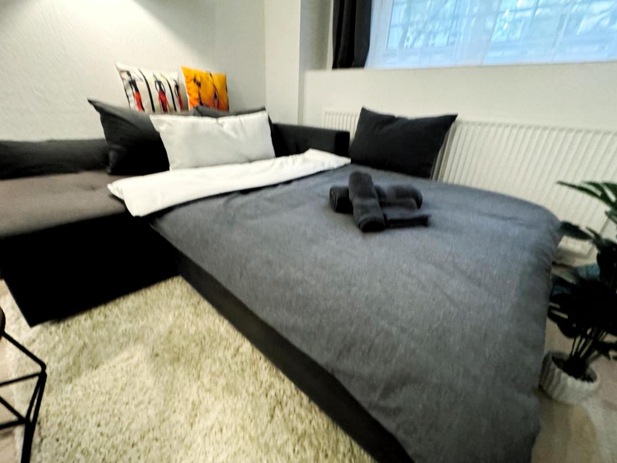HolidayHome Apartments I Spacious 130qm Apartment Near Berlins Top Sights