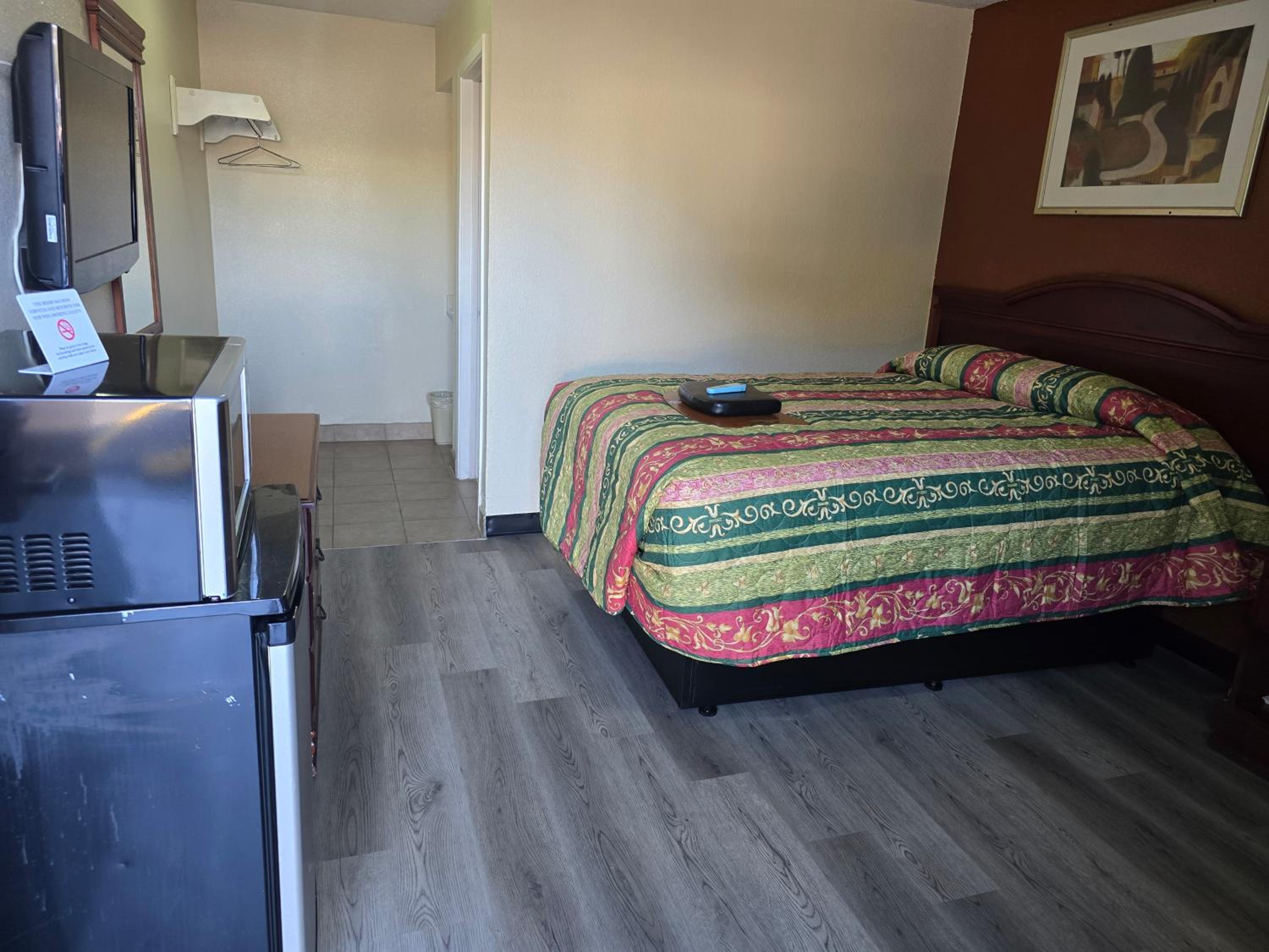 Carpet Inn view 4