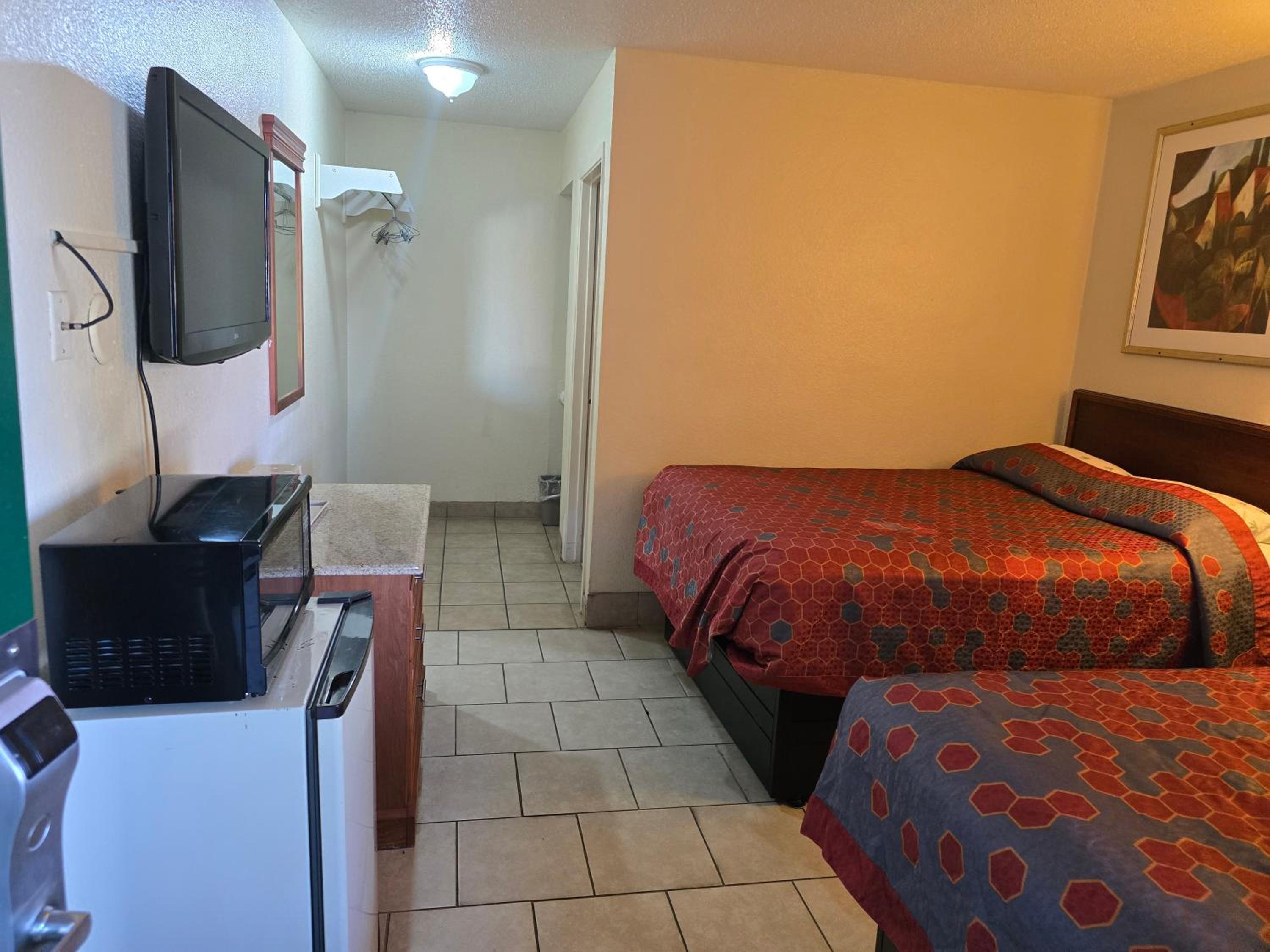 Carpet Inn view 3