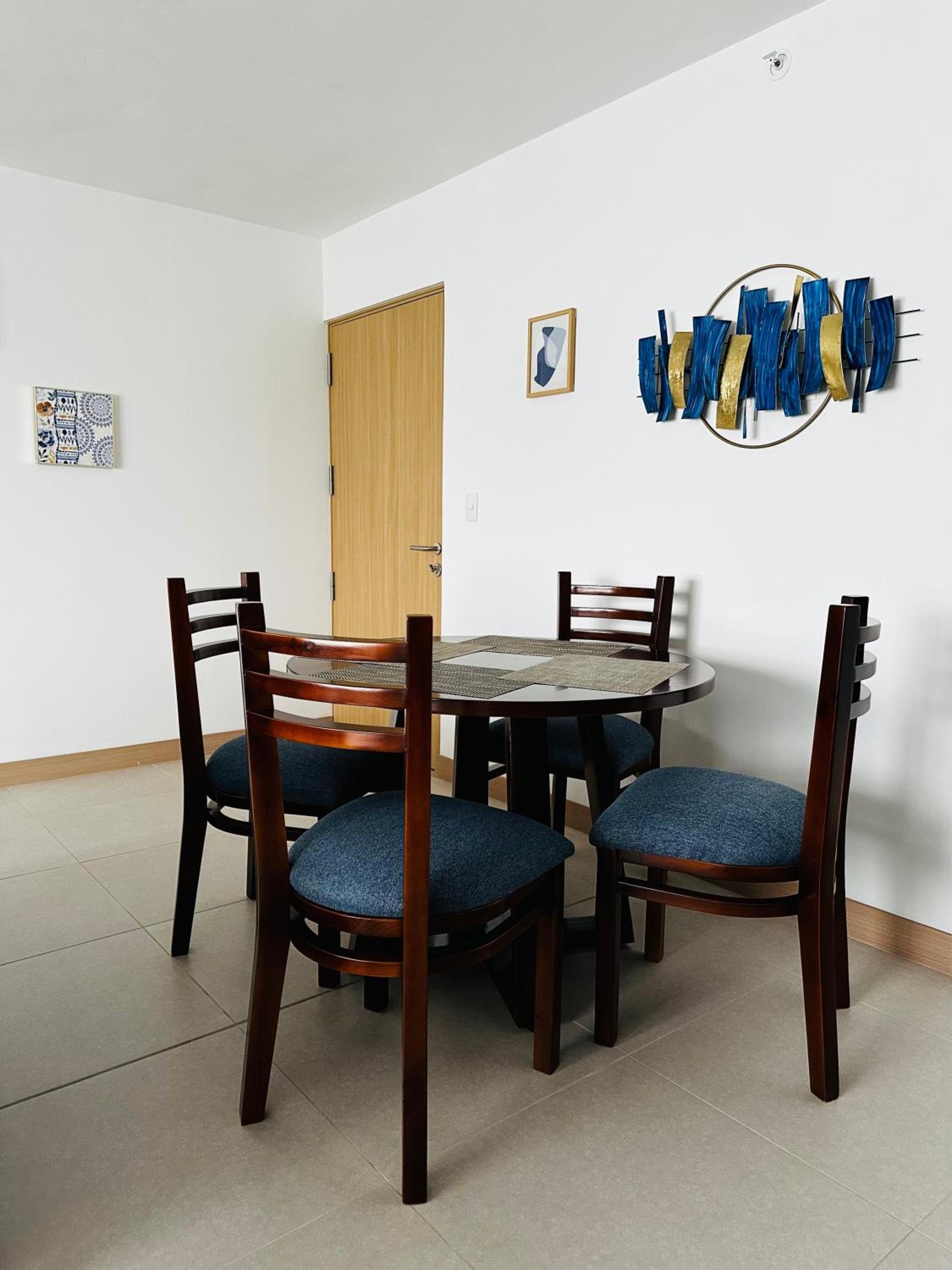 Casago 1605, Brand New Rental Oasis, Large Space with Tranquil Nature Views