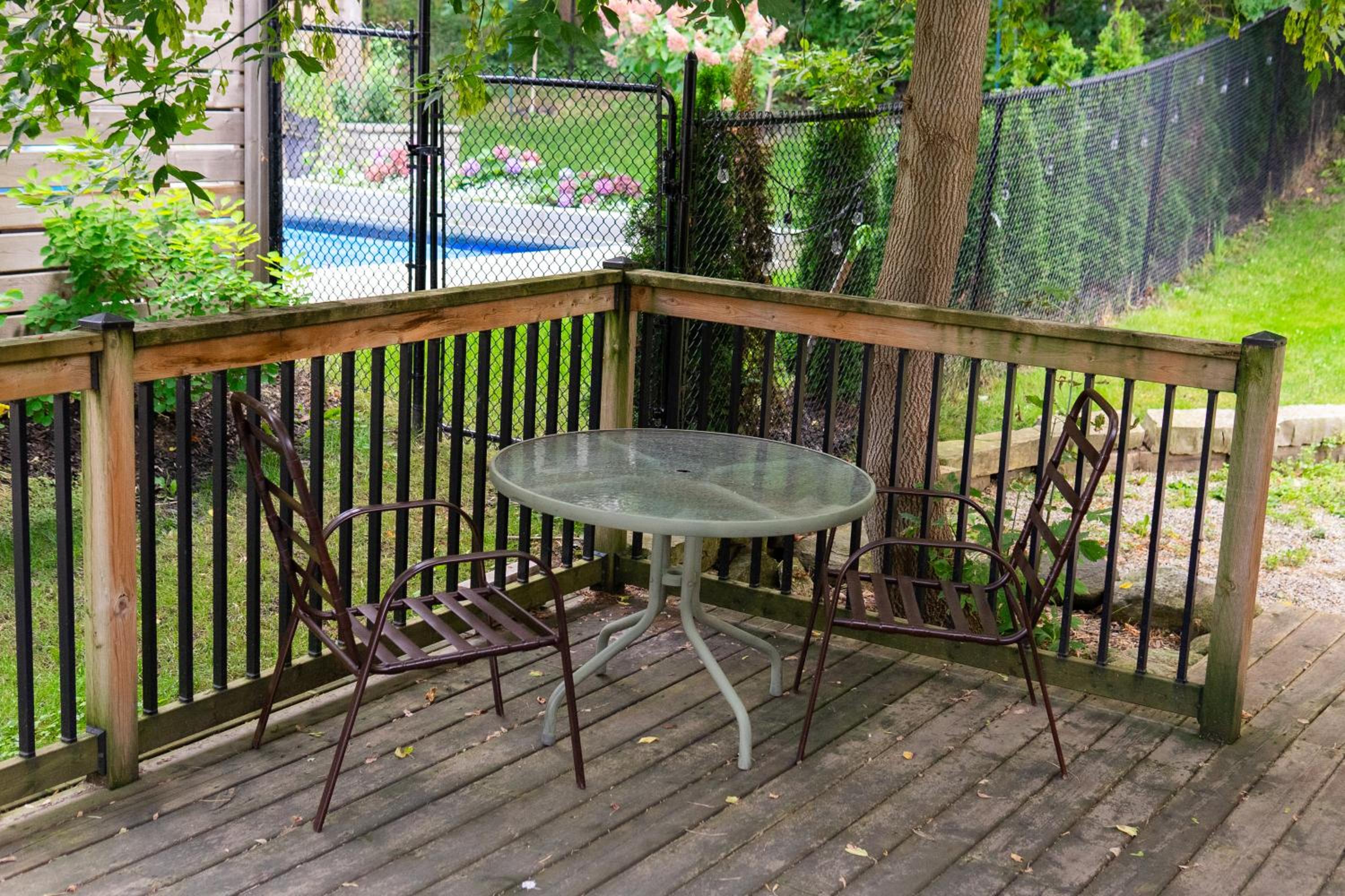 Elegant Elora Home with Stylish Décor