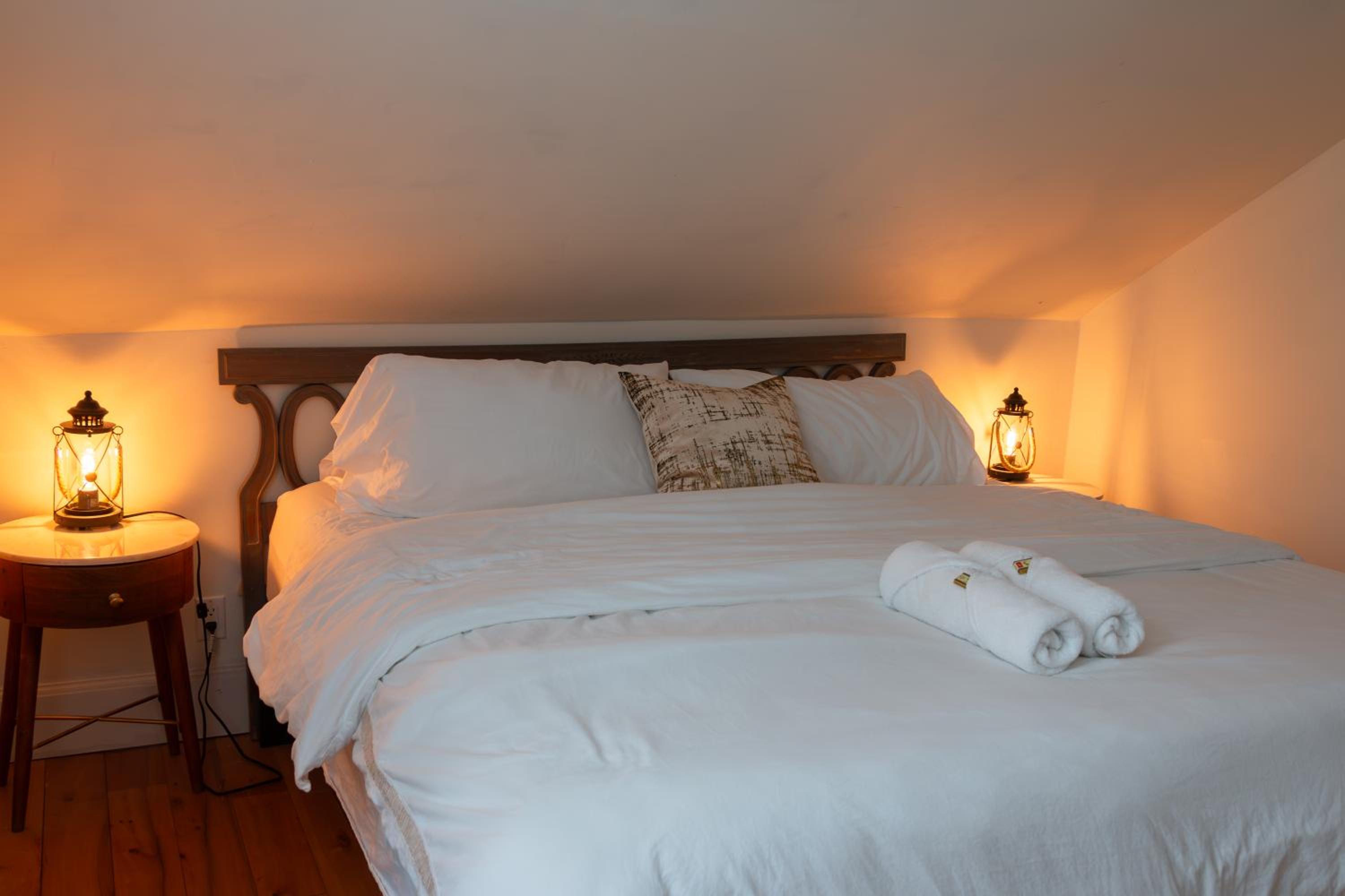 Elegant Elora Home with Stylish Décor