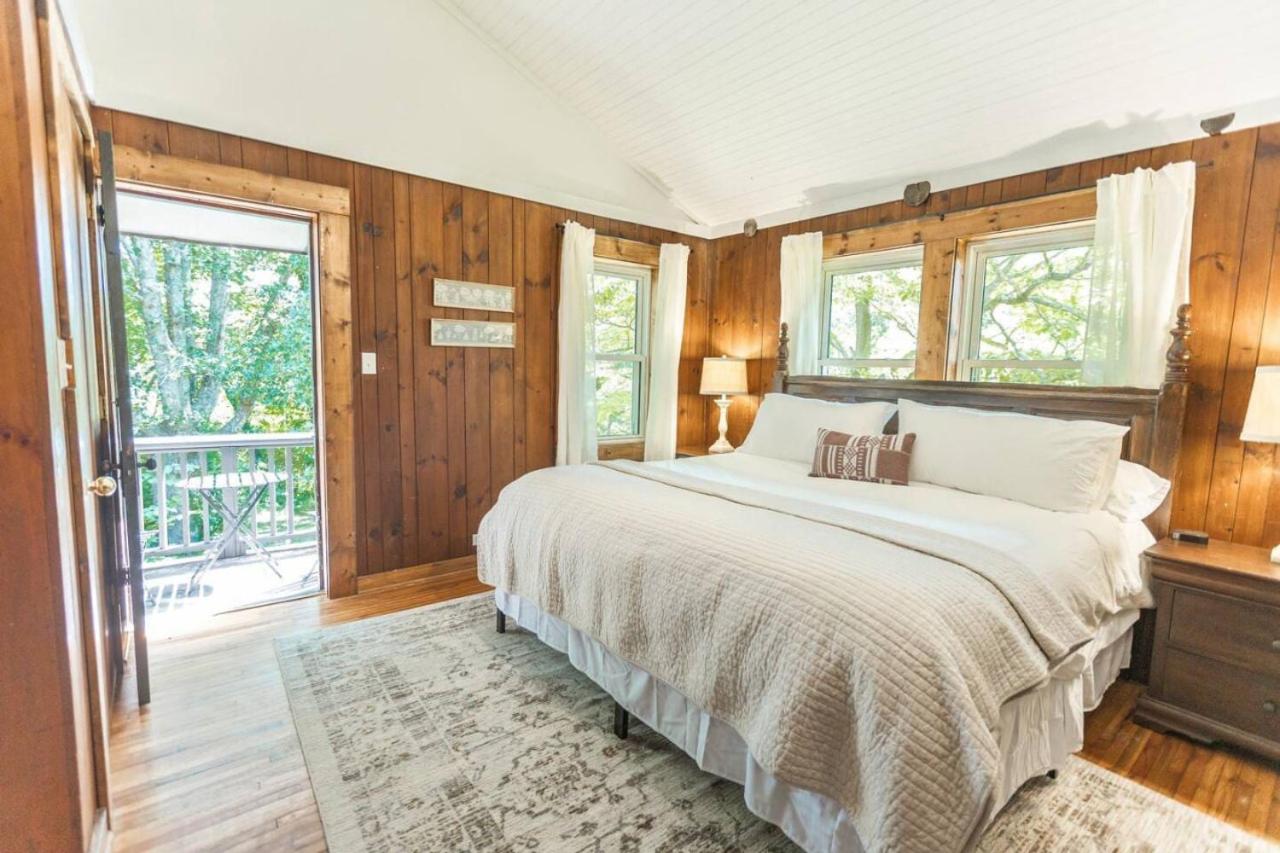 Luxe Lodge on 4 Acres, Asheville view 3