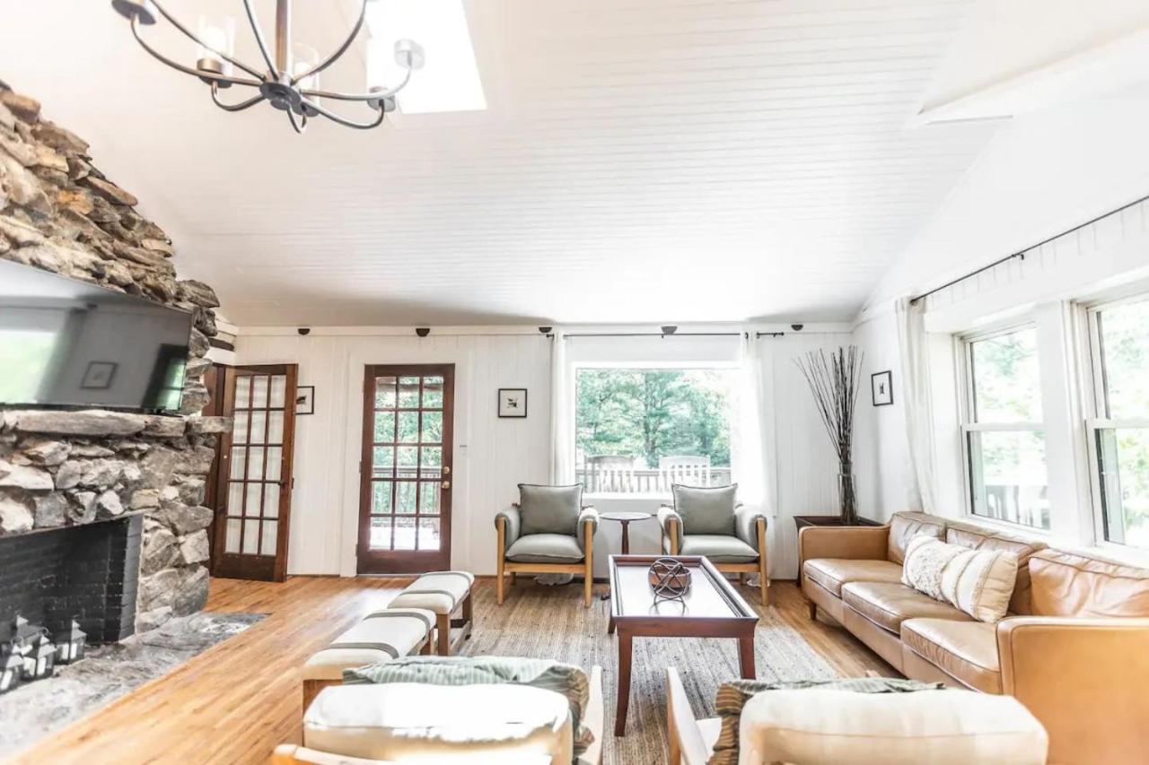 Luxe Lodge on 4 Acres, Asheville view 5