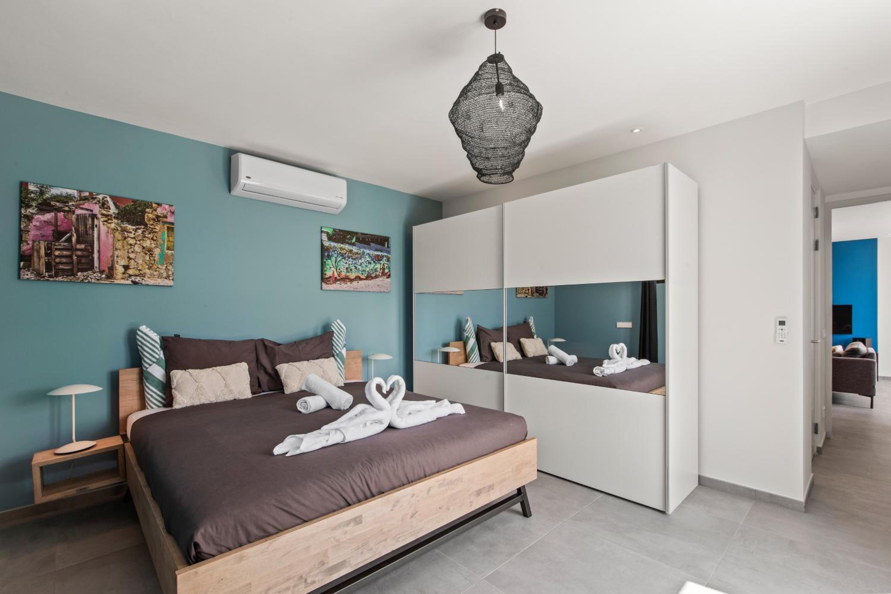 Jan Sofat LUX A15 Penthouse with private rooftop terrace