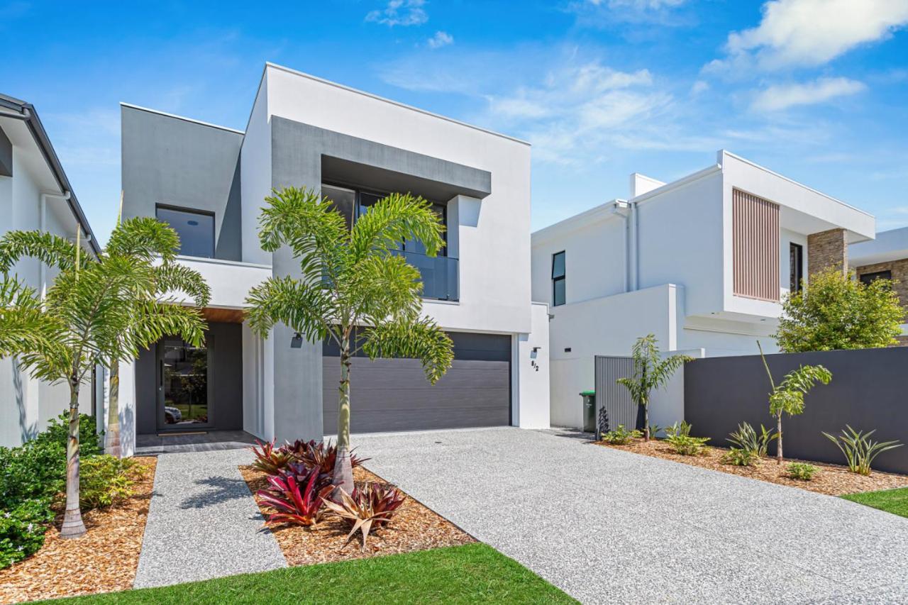 Absolute Waterfront Elegancy