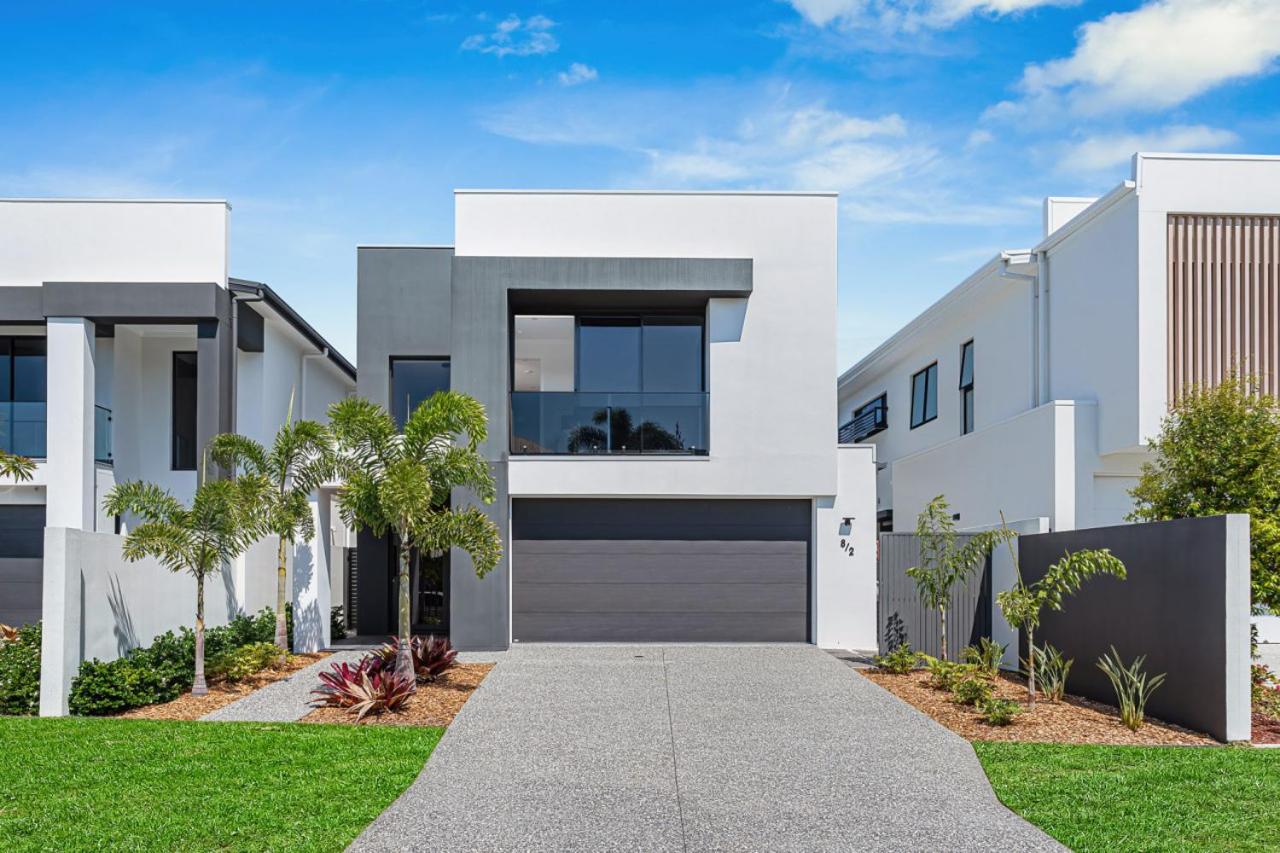 Absolute Waterfront Elegancy