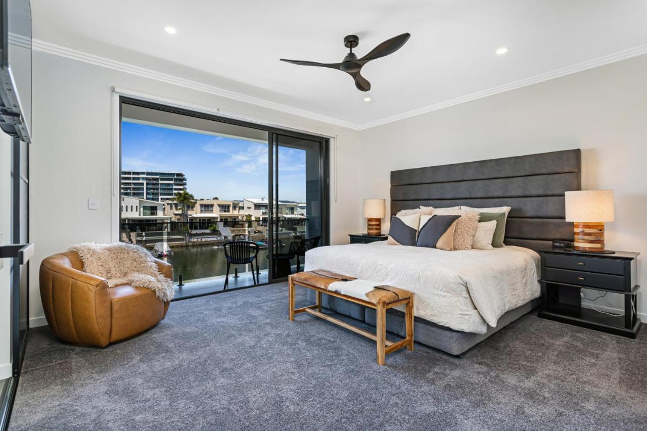 Absolute Waterfront Elegancy