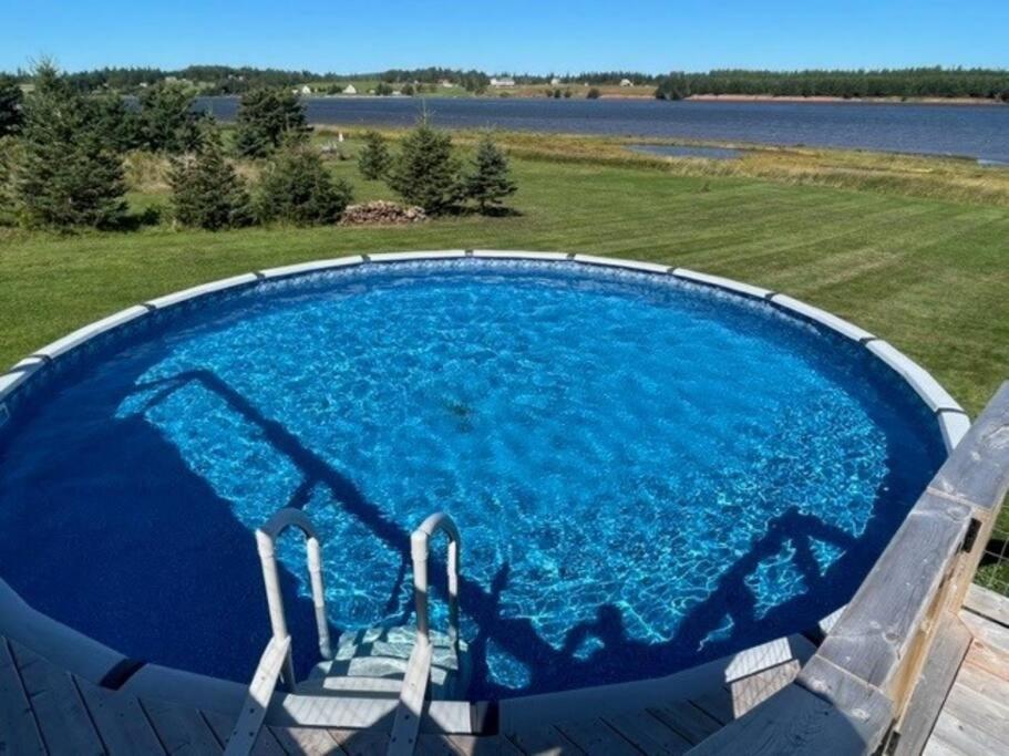 Sou'West Sunshine Cottage with Hot tub and Pool
