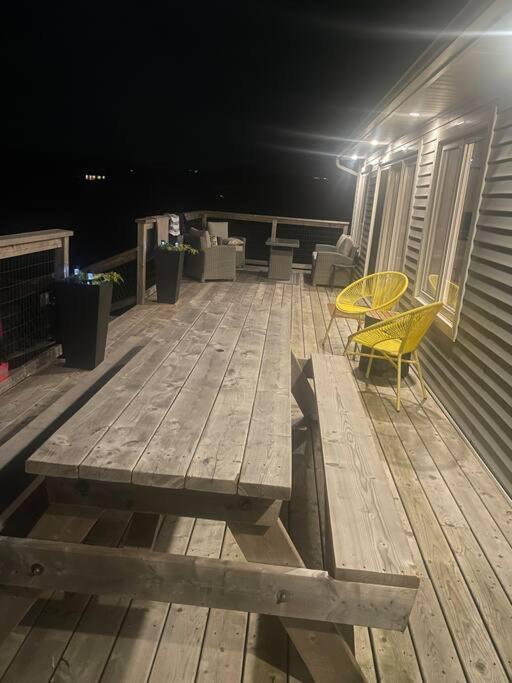 Sou'West Sunshine Cottage with Hot tub and Pool