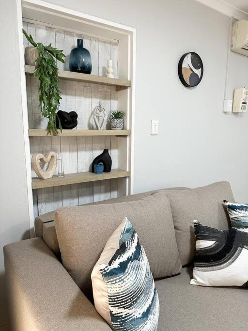 Modern 1 bedroom flat in Bloemfontein view 2