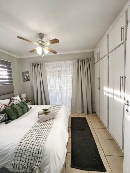 Modern 1 bedroom flat in Bloemfontein view 4