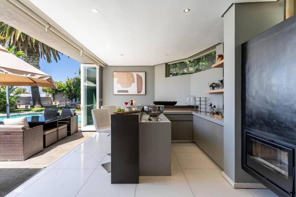 Green Point Grande - Luxury Family villa with pool & views view 4