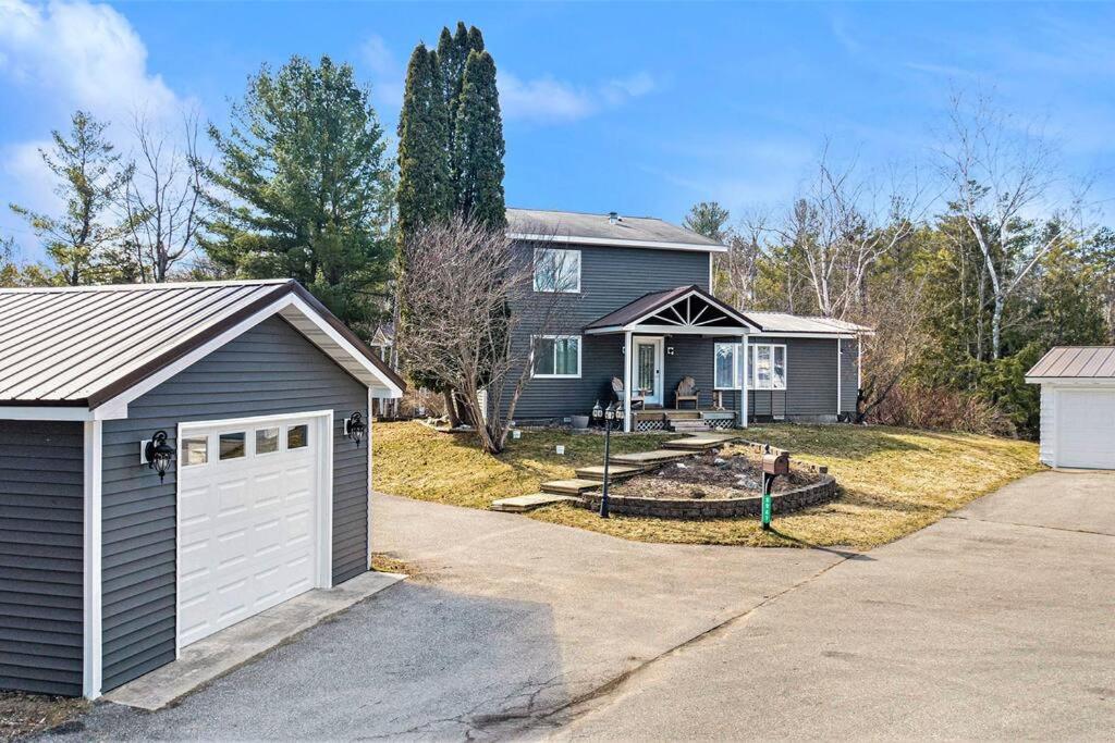 Long Lake Escape, Modern 3 Bedroom, Lower Unit of Duplex Home, Minutes to Downtown Traverse view 5