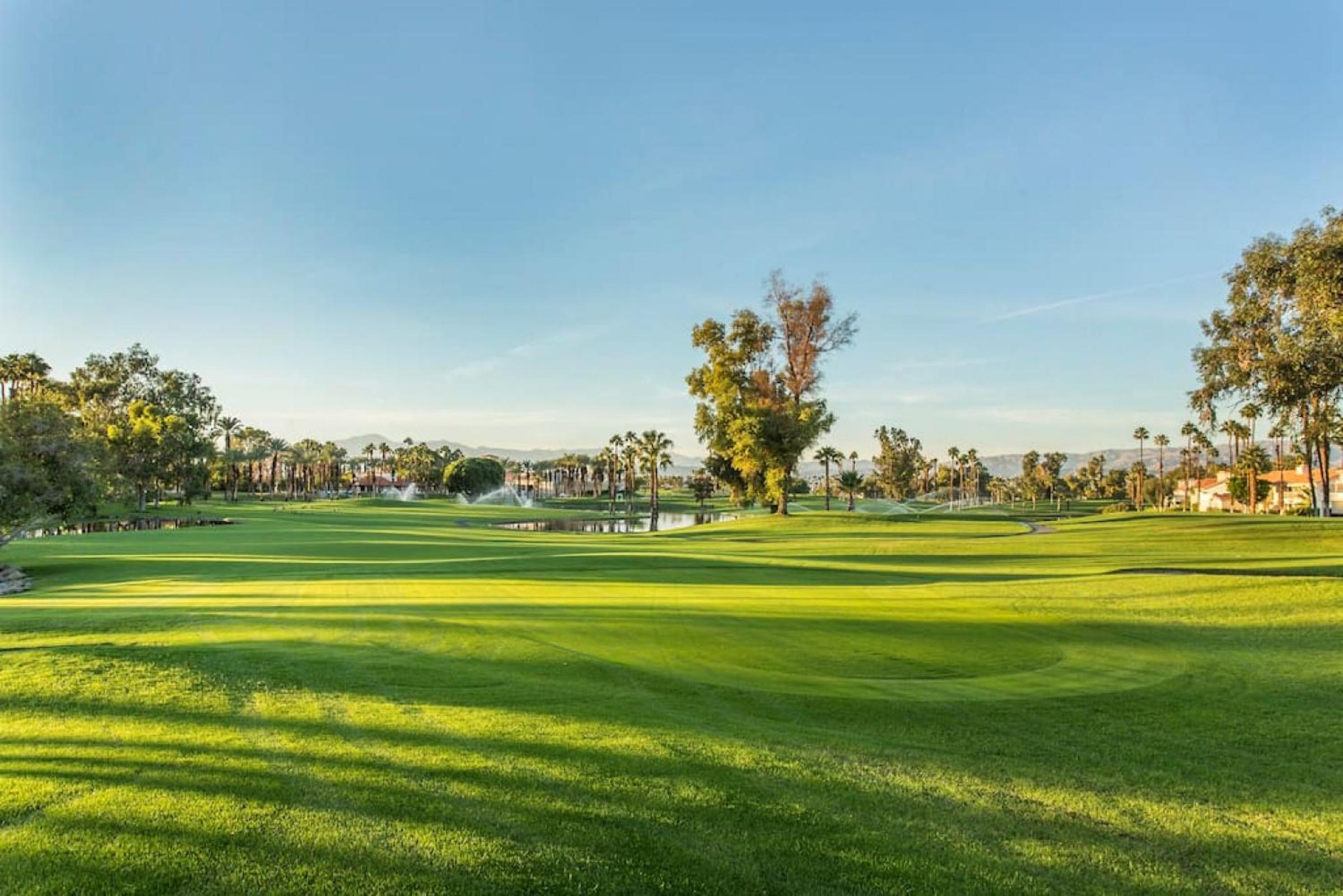 BEAUTIFUL Palm Desert OASIS 2bd 2ba GETAWAY view 2