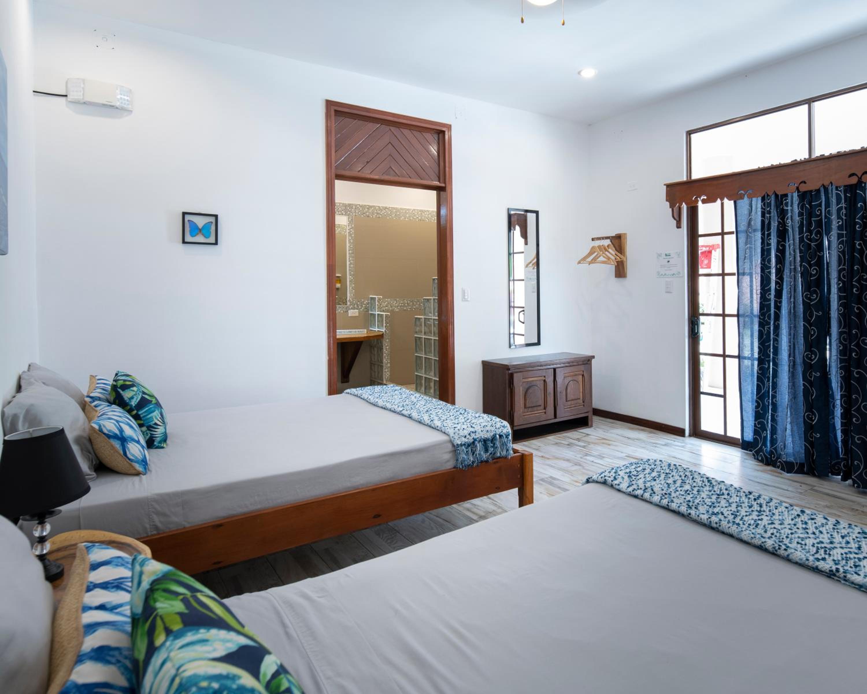 Pangea Lodge with Shared Pool at the Heart of Manzanillo