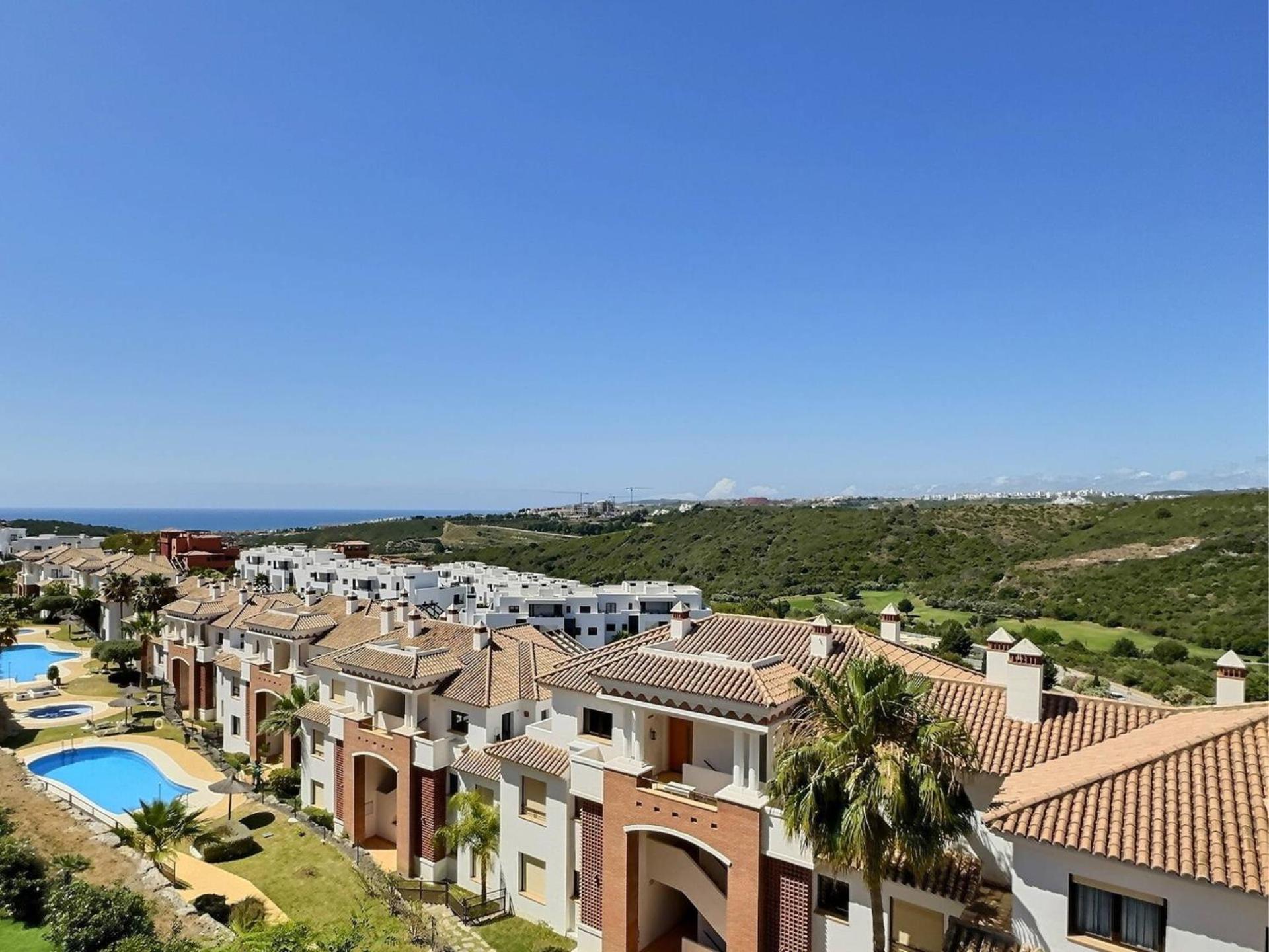 Gorgeous 3-Bedroom Penthouse with Expansive Terrace in Casares Costa