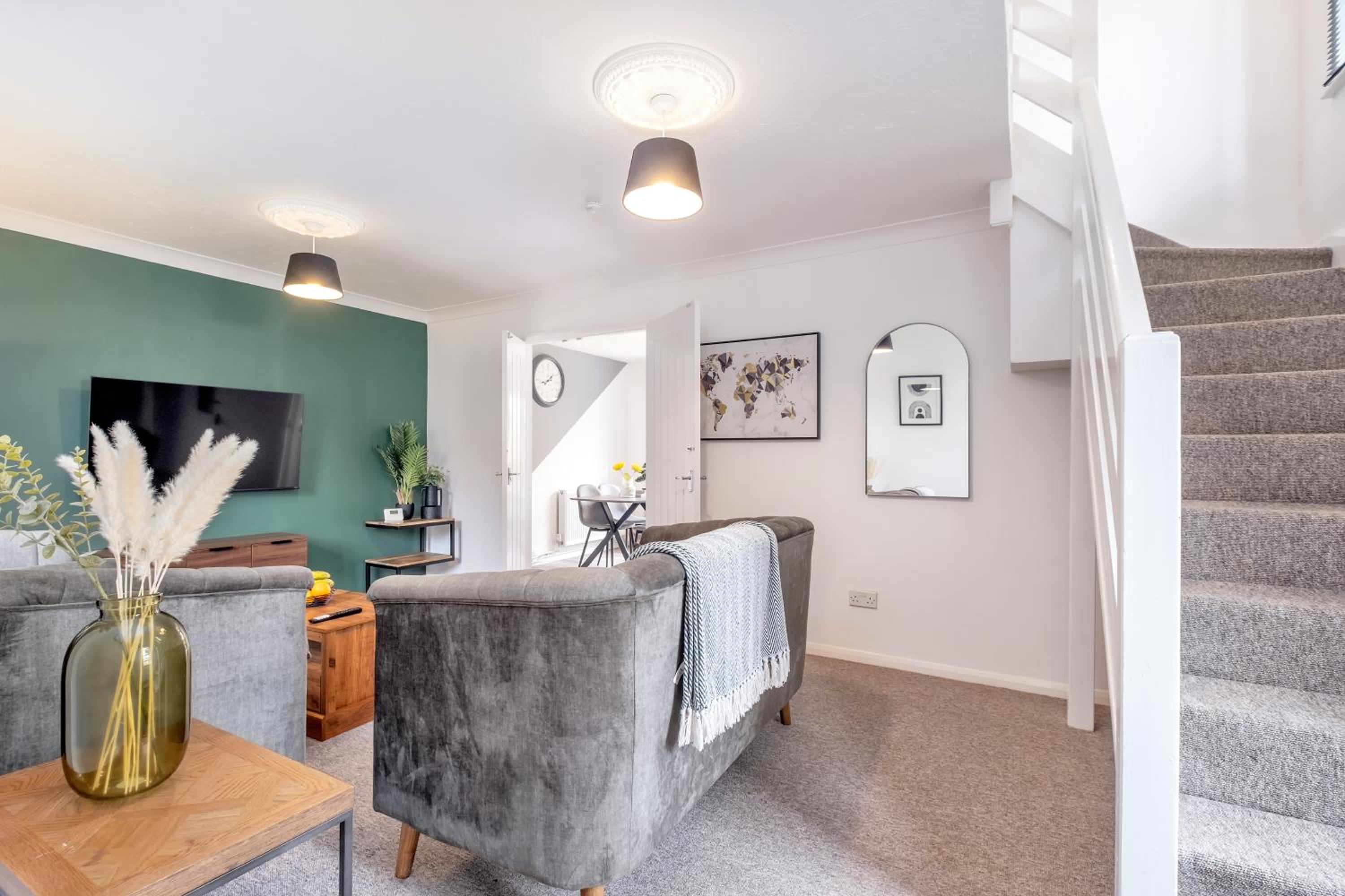 Stylish & Convenient 3 Bedroom House - Perfect for Contractors and Leisure Guests - Sleeps up to 5 view 5