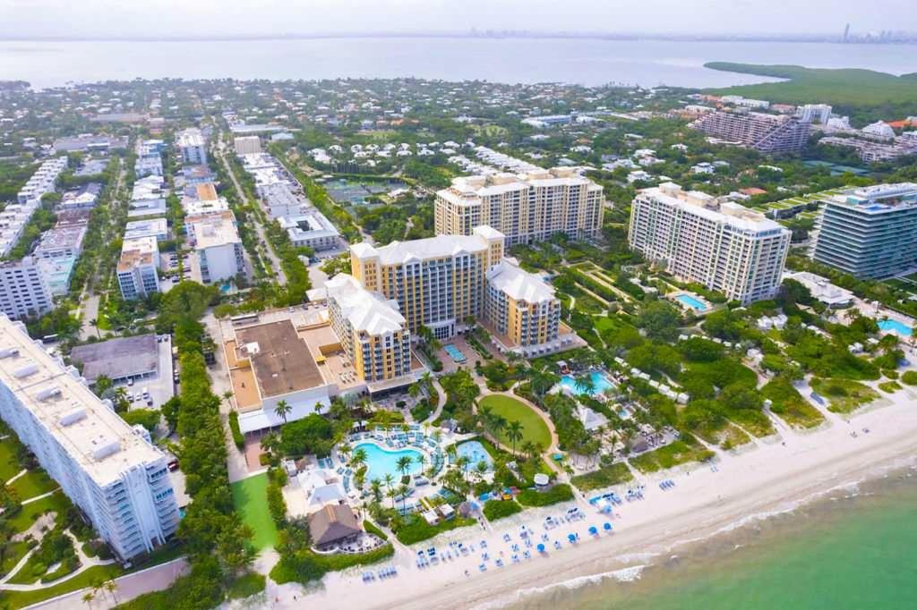 The Palms, Ocean View Studio Located at Ritz Carlton - Key Biscayne