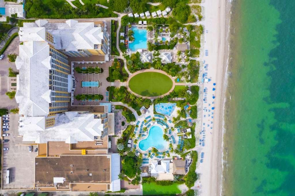 The Palms, Ocean View Studio Located at Ritz Carlton - Key Biscayne