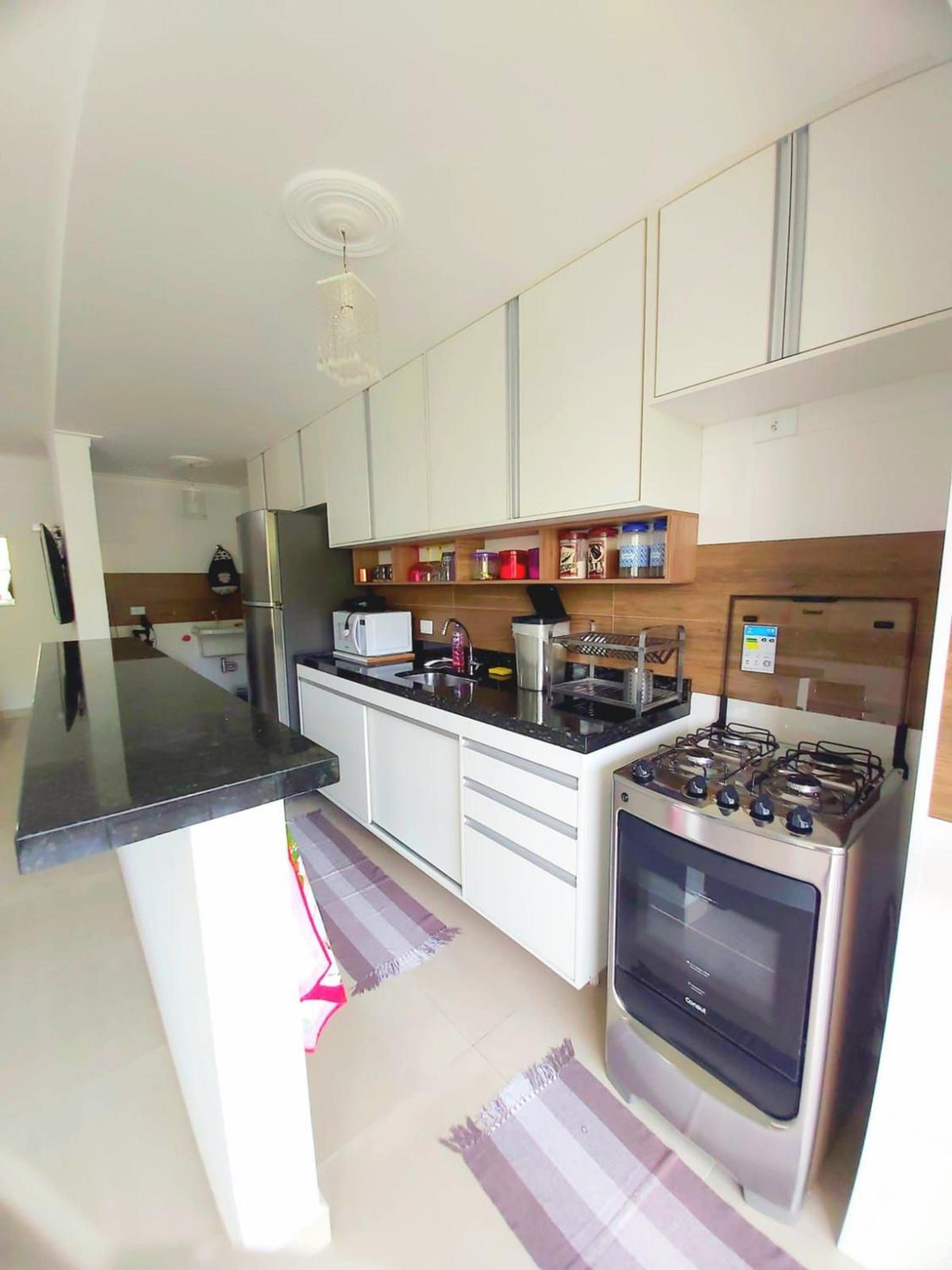 RJI - Apartamentos próximos da praia de Itaguá