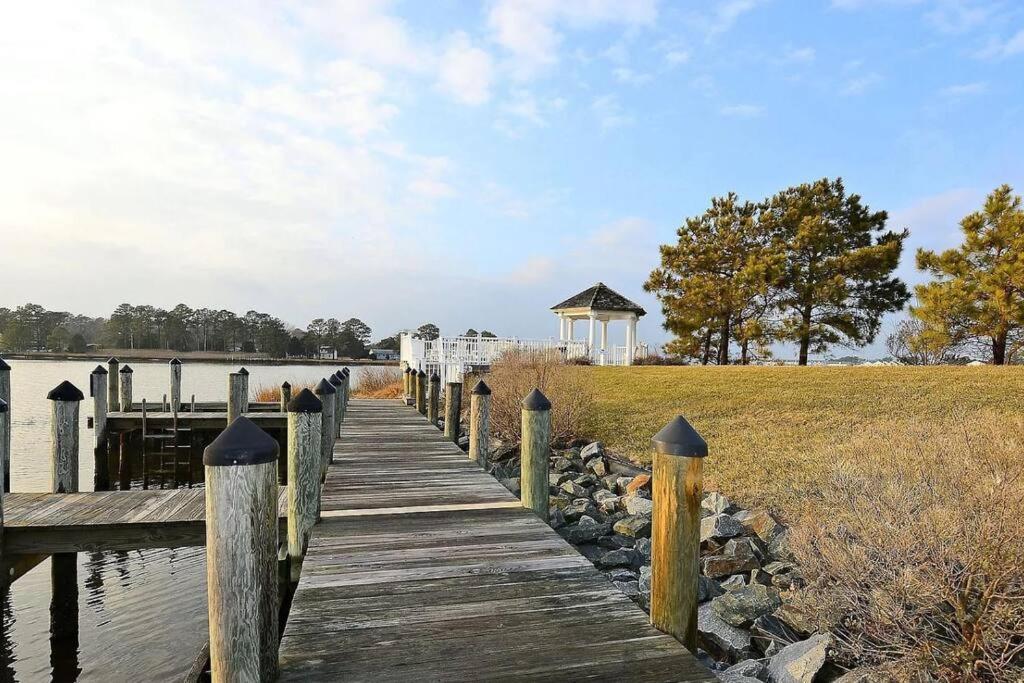 Look no further - Bayfront amenties, Short drive to Ocean view 4