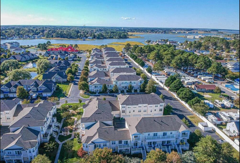 Look no further - Bayfront amenties, Short drive to Ocean view 2