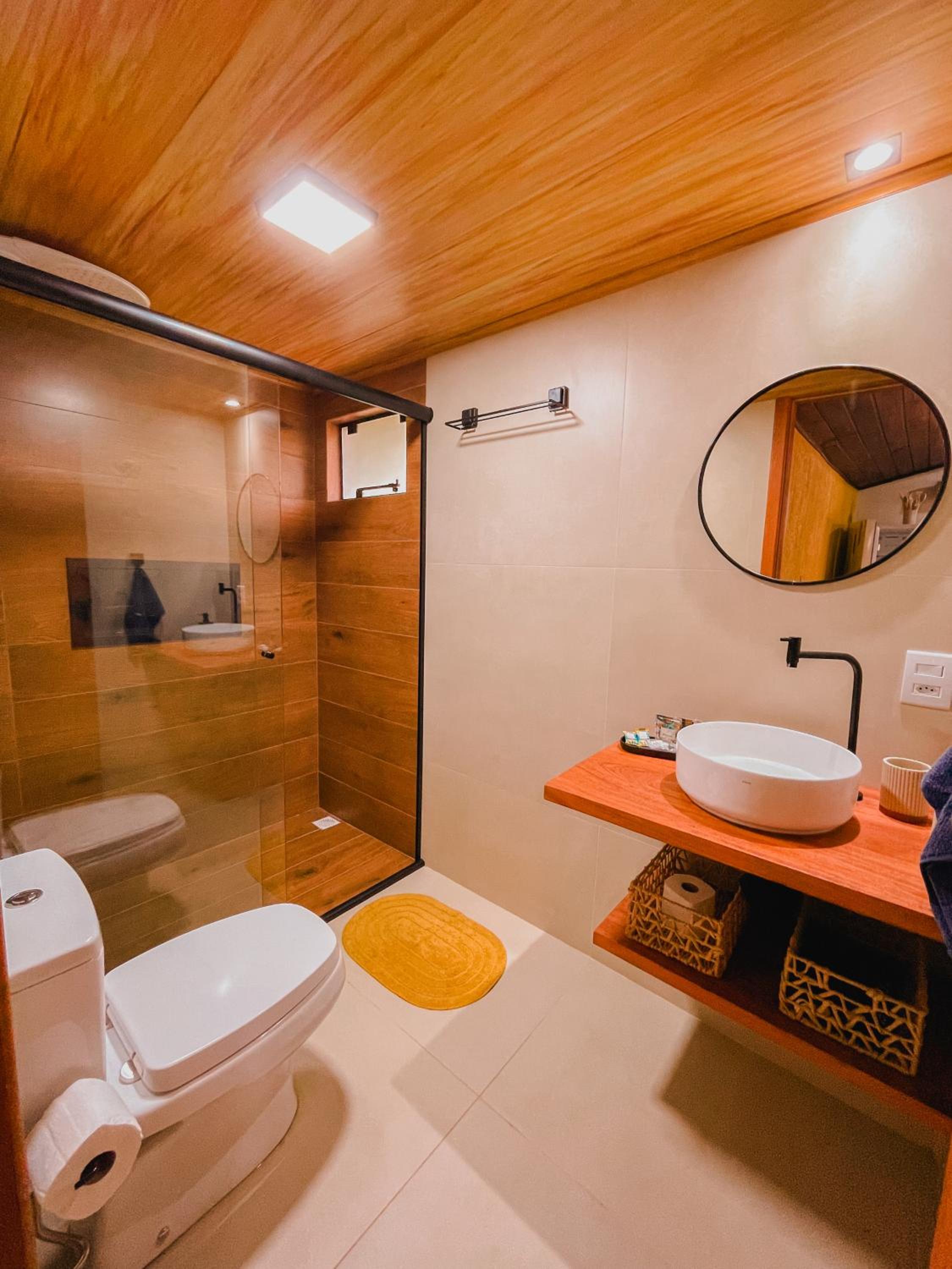 Shangri La Casas e Studios