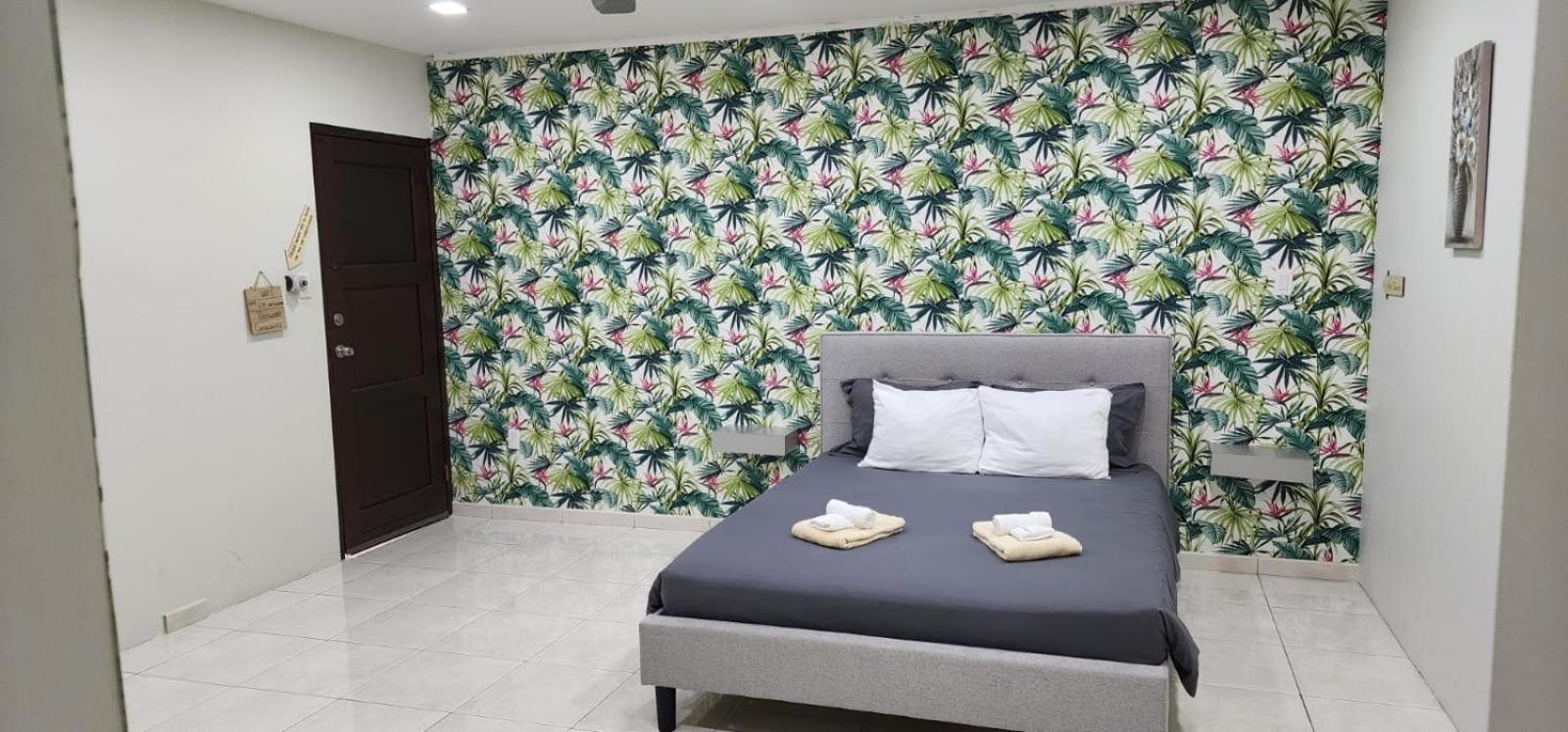 Vibrant Studio Near the Beach