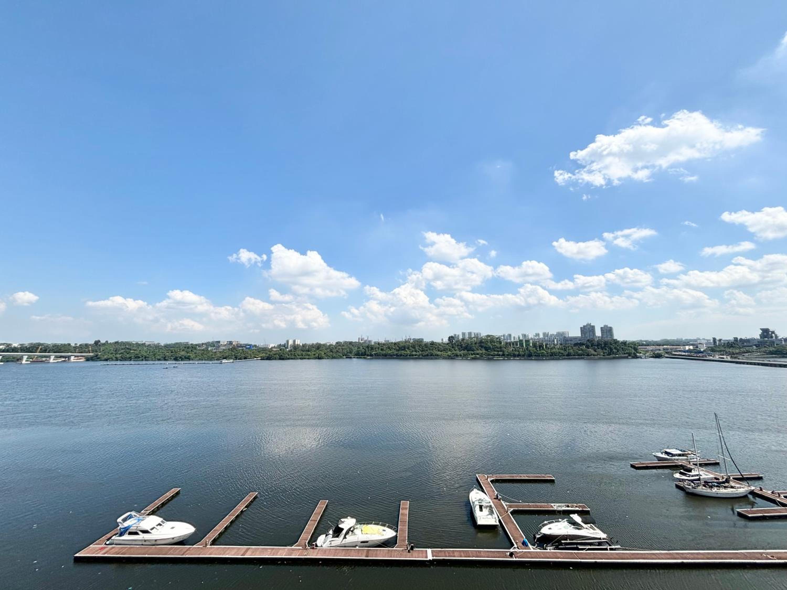Family-Friendly 2BR near CIQ I Cozy & Lovely I R&F