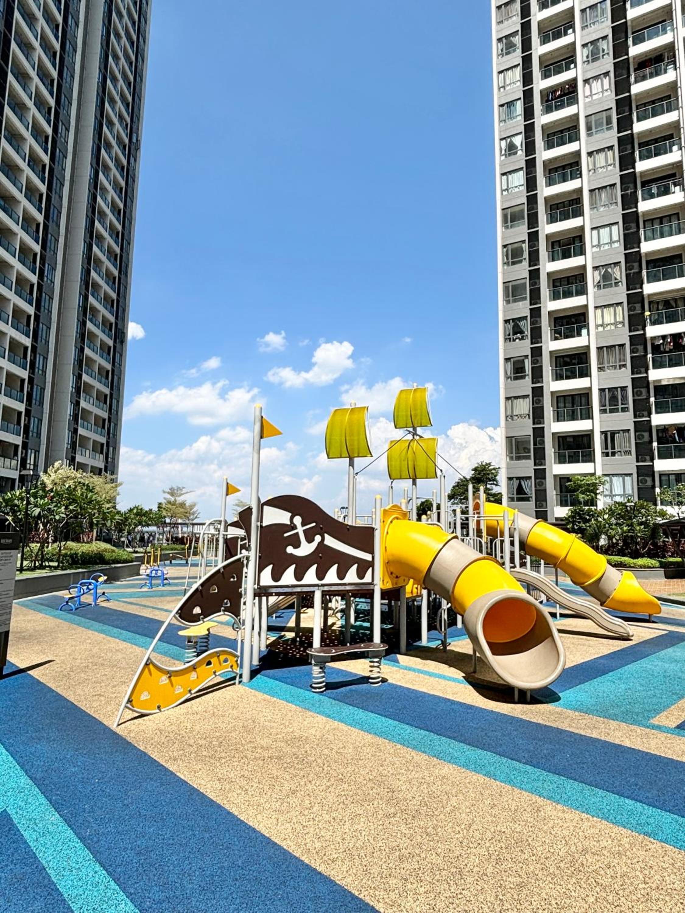 Family-Friendly 2BR near CIQ I Cozy & Lovely I R&F