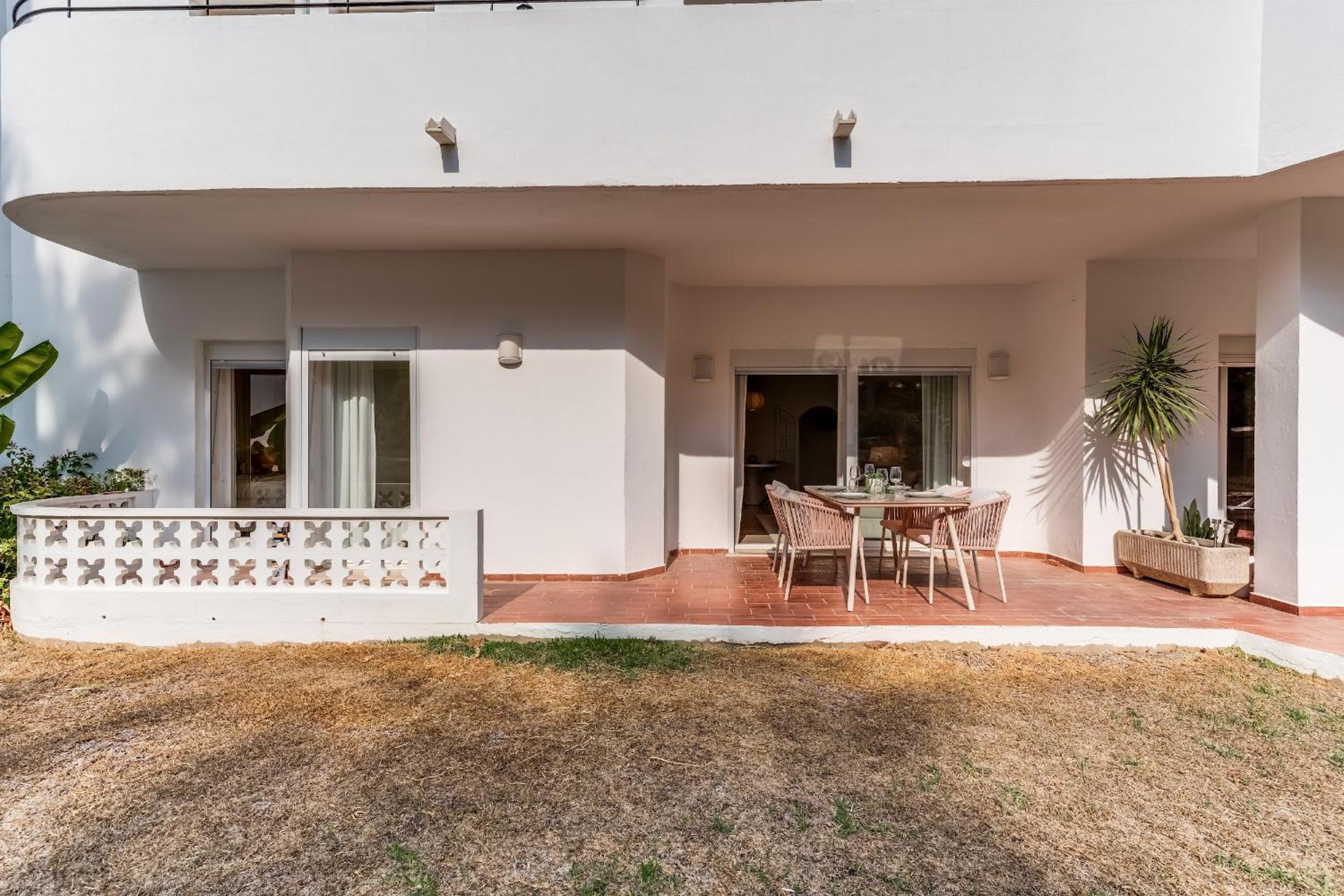 Estepona Golf Apt - Los Pintores - Pool & Terrace