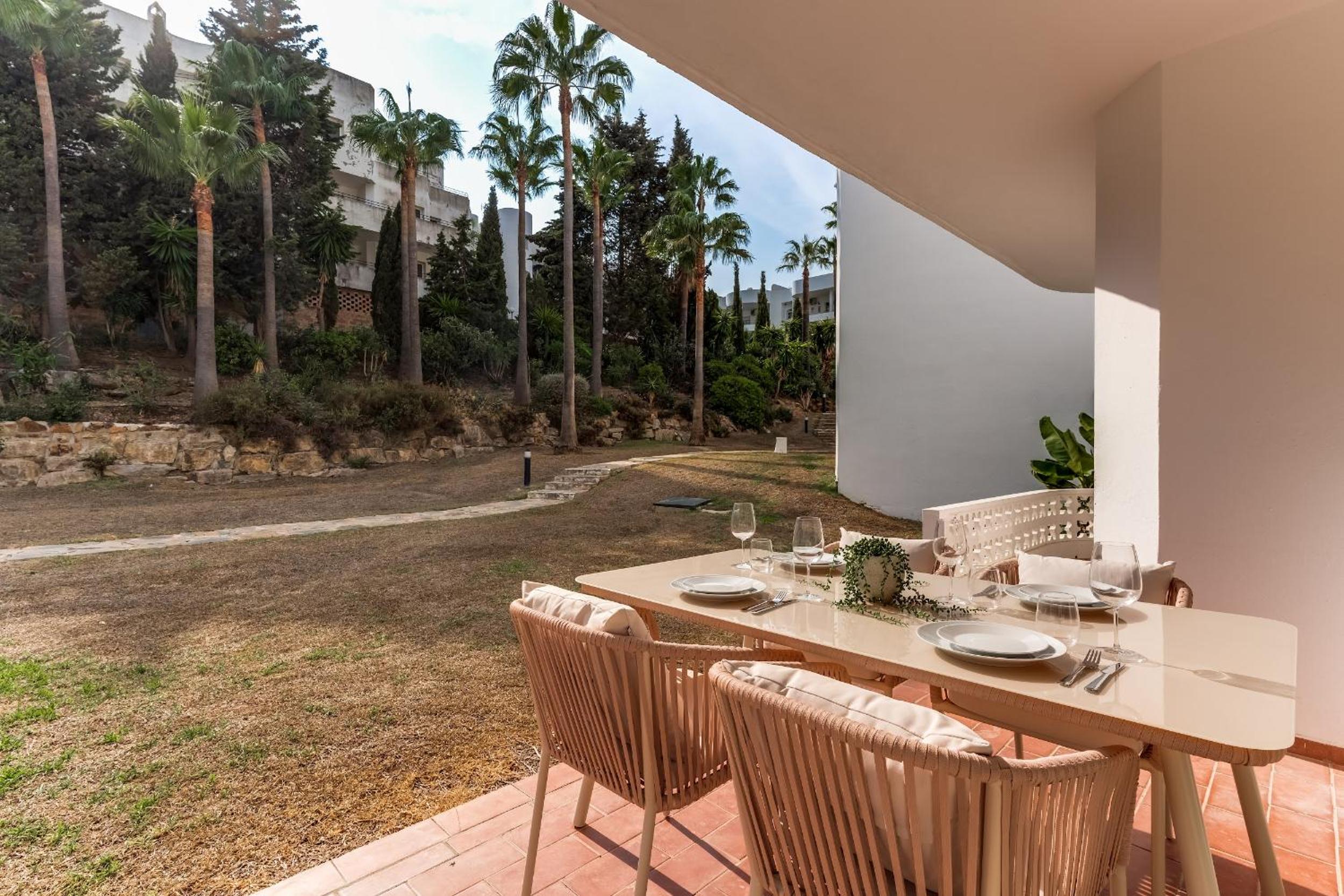 Estepona Golf Apt - Los Pintores - Pool & Terrace